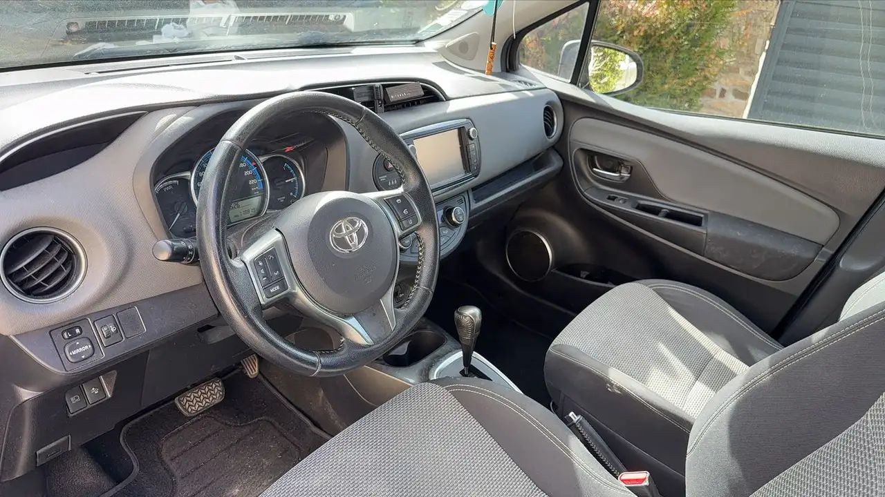 Toyota Yaris Yaris — photo 8