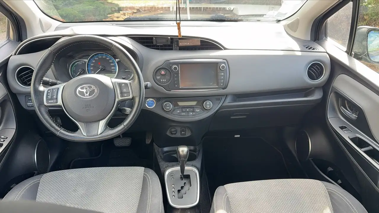 Toyota Yaris Yaris — photo 11