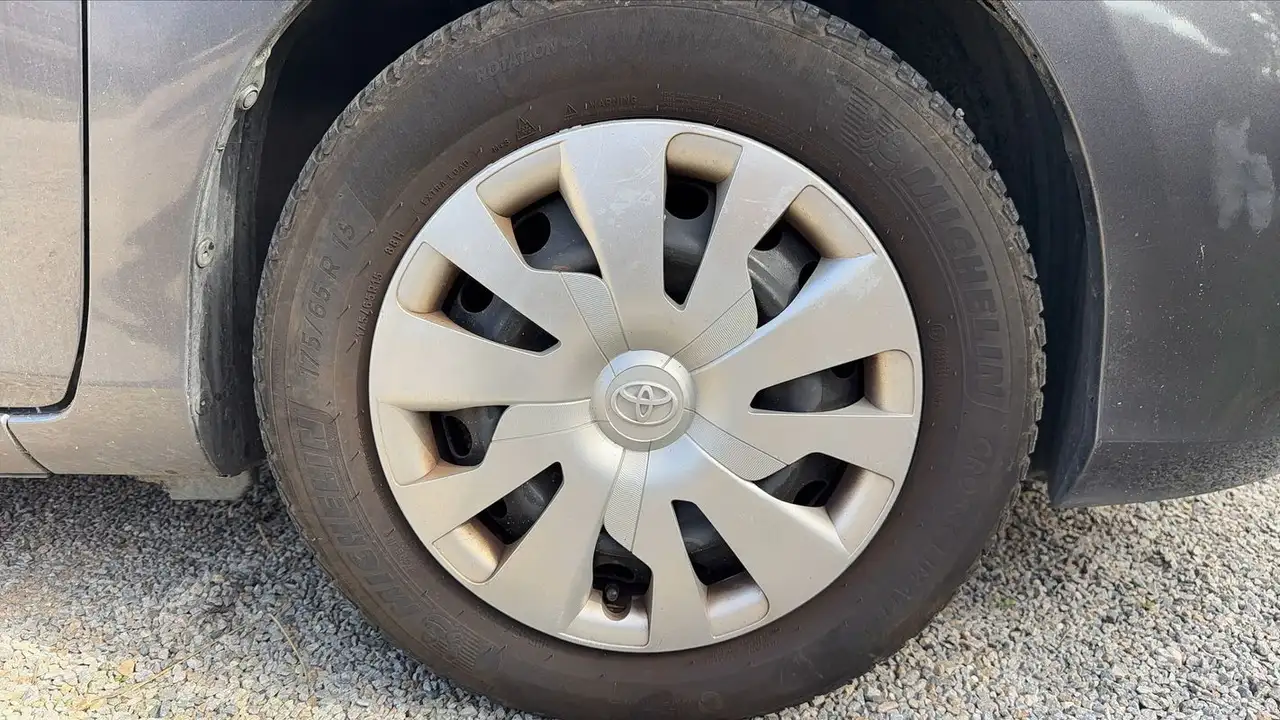 Toyota Yaris Yaris — photo 17