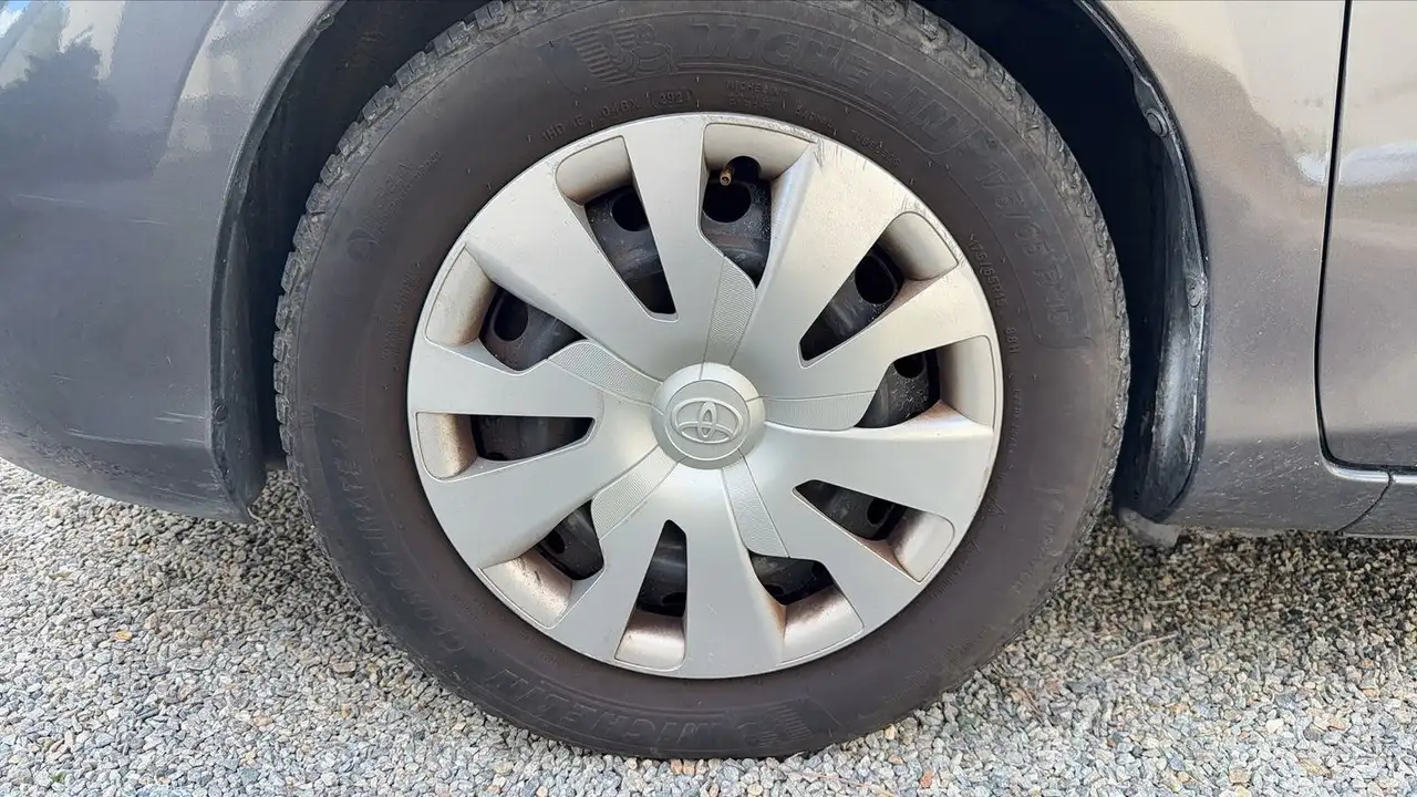 Toyota Yaris Yaris — photo 18