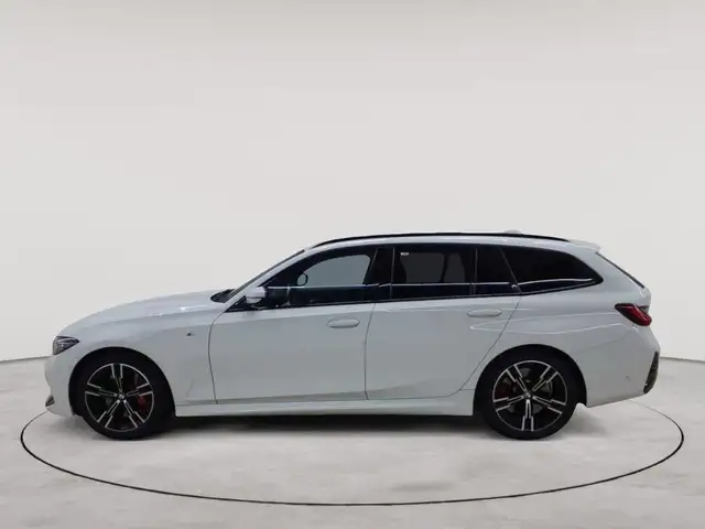 BMW 3 Series view 6