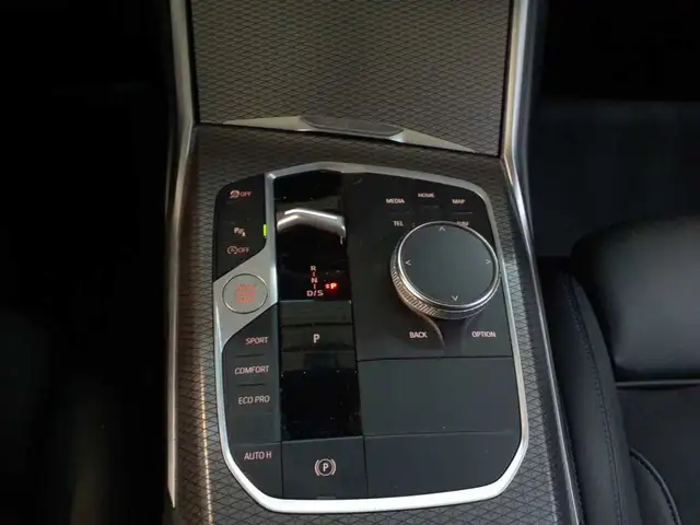 BMW 3 Series view 10