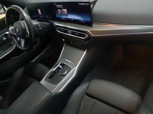 BMW 3 Series view 9
