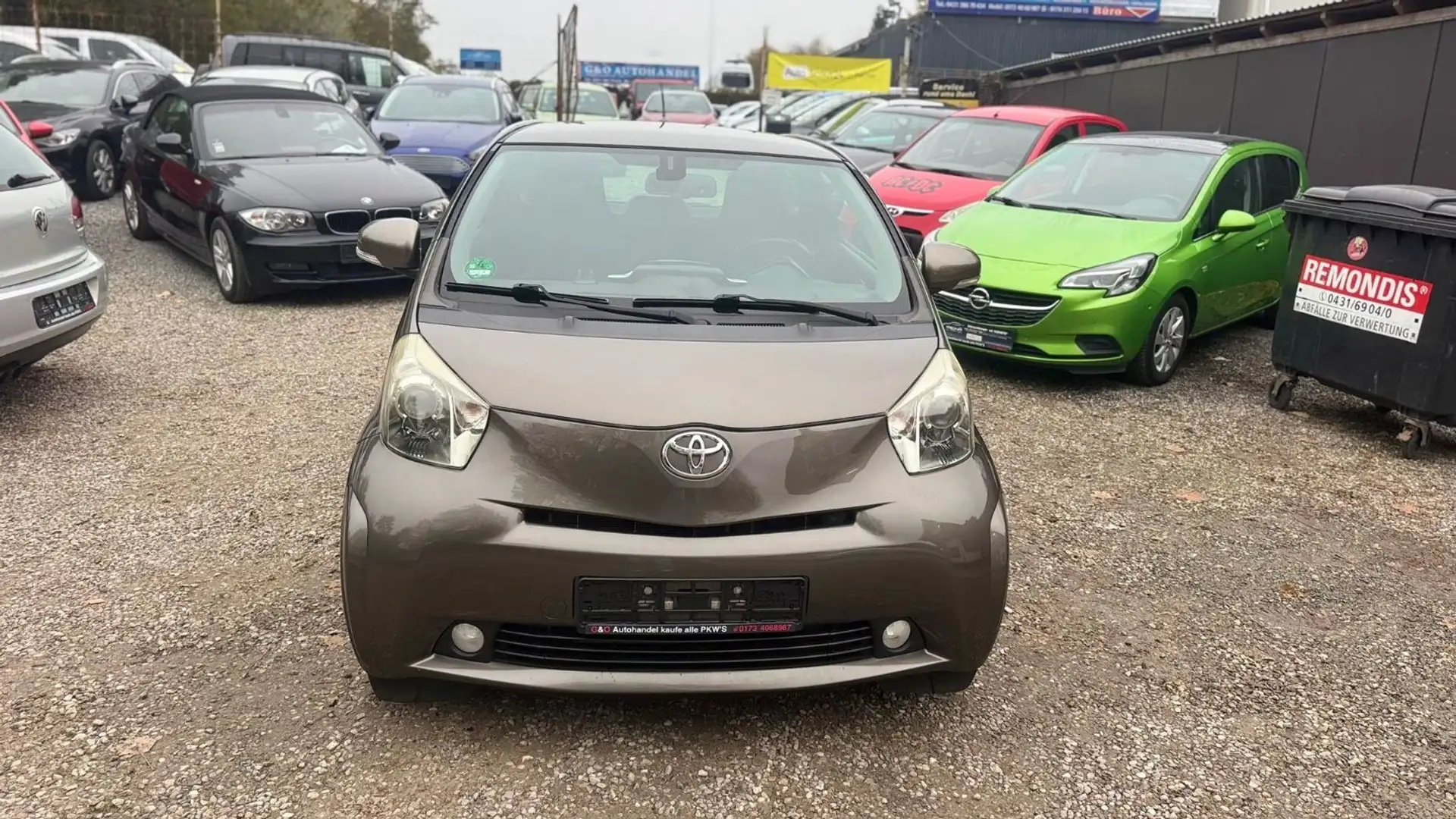 Toyota iQ iQ Basis*KLima*52.000Km*TÜV NEU Braun - 1