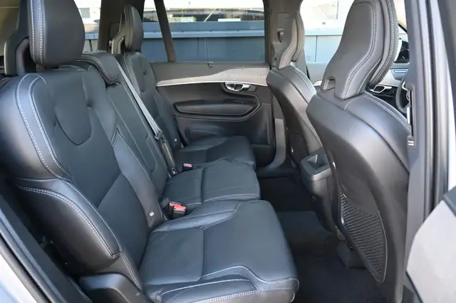 Volvo XC90 view 15