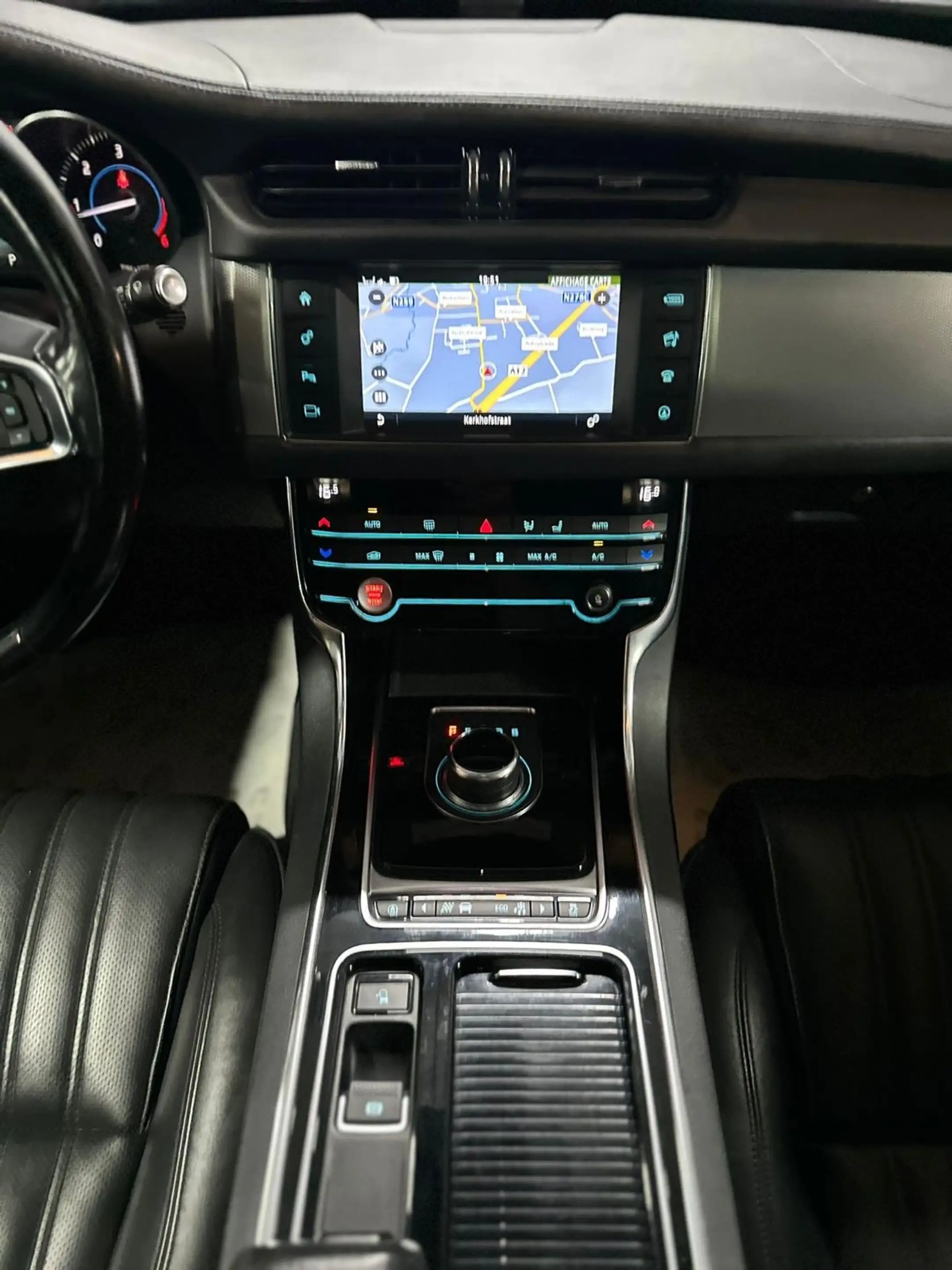 Jaguar XF 2.0 D Business Edition Evolutive — photo 11