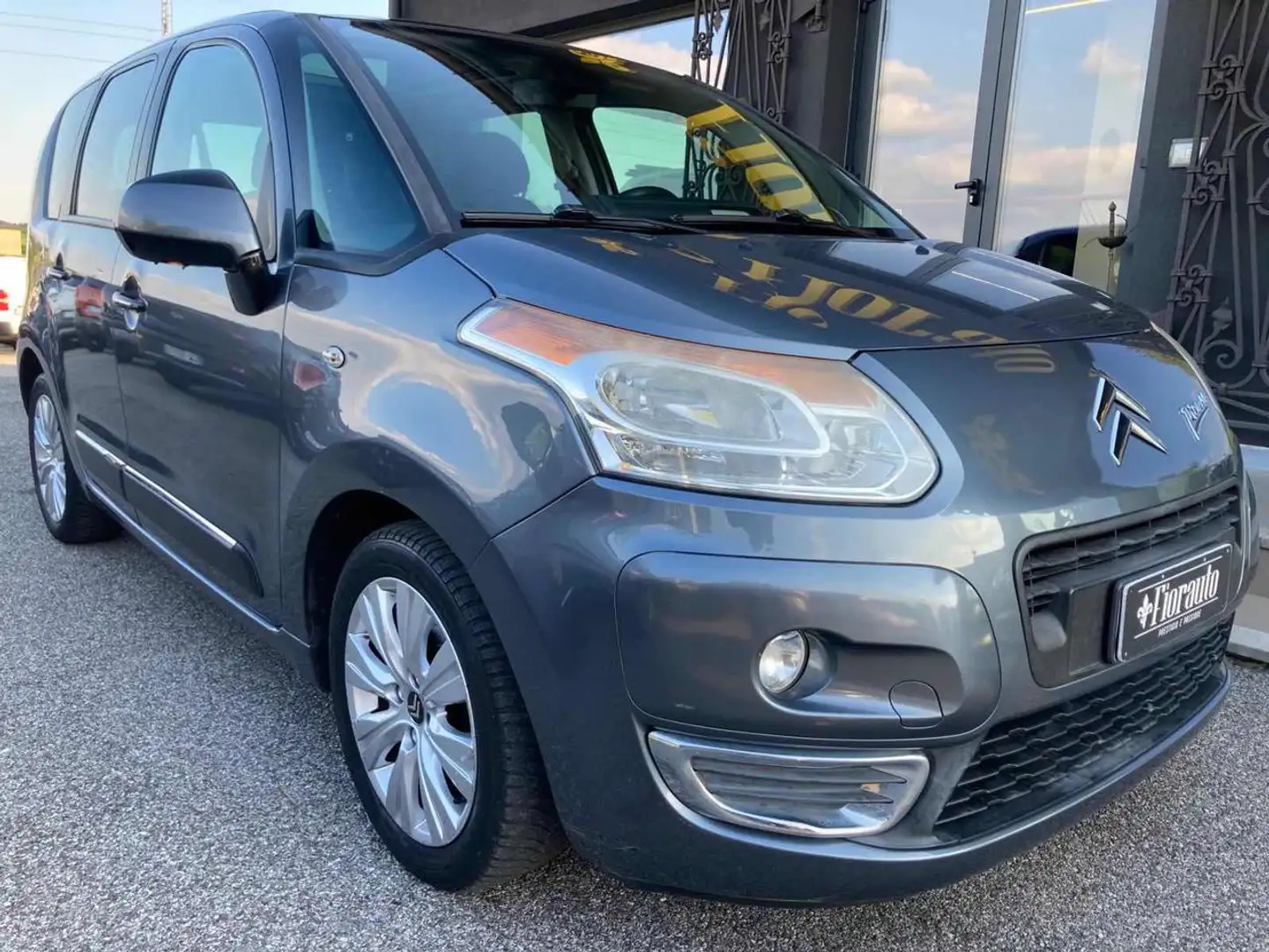 Citroen C3 Picasso 1.4 VTi 95 Ideal tetto panorama Grigio - 2