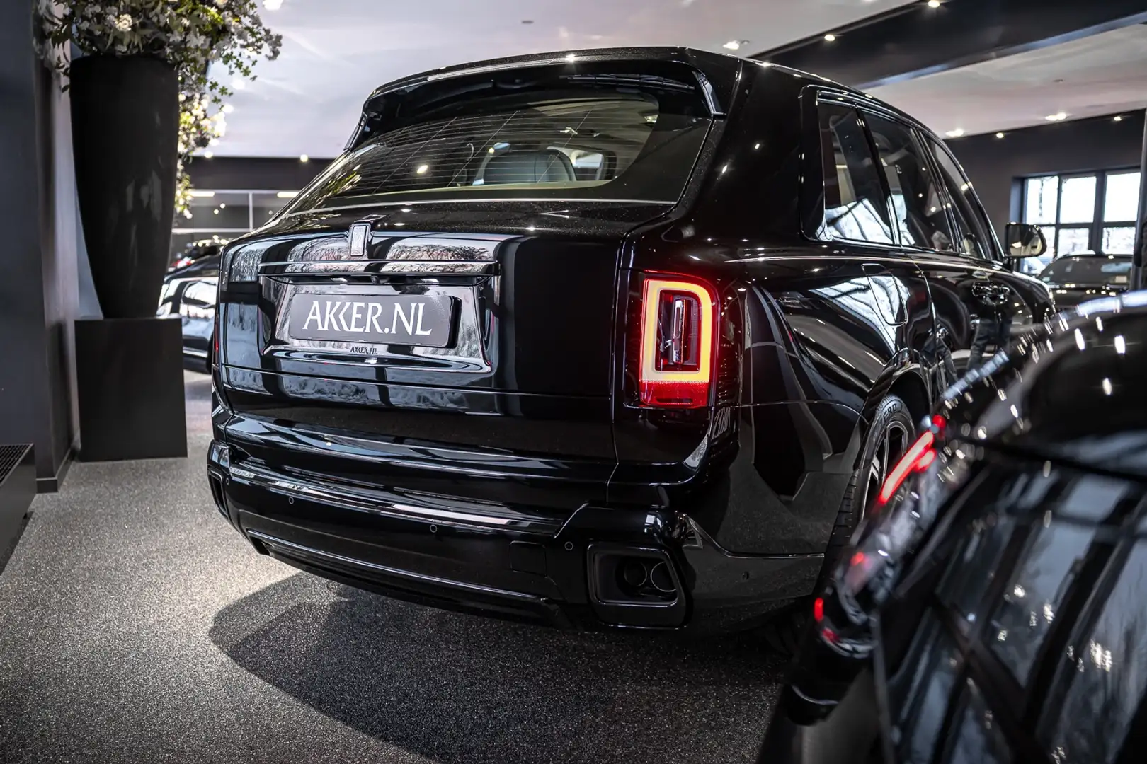 Rolls-Royce Cullinan Series 2 Black Badge | Bespoke Audio | 23 Inch | M Schwarz - 2