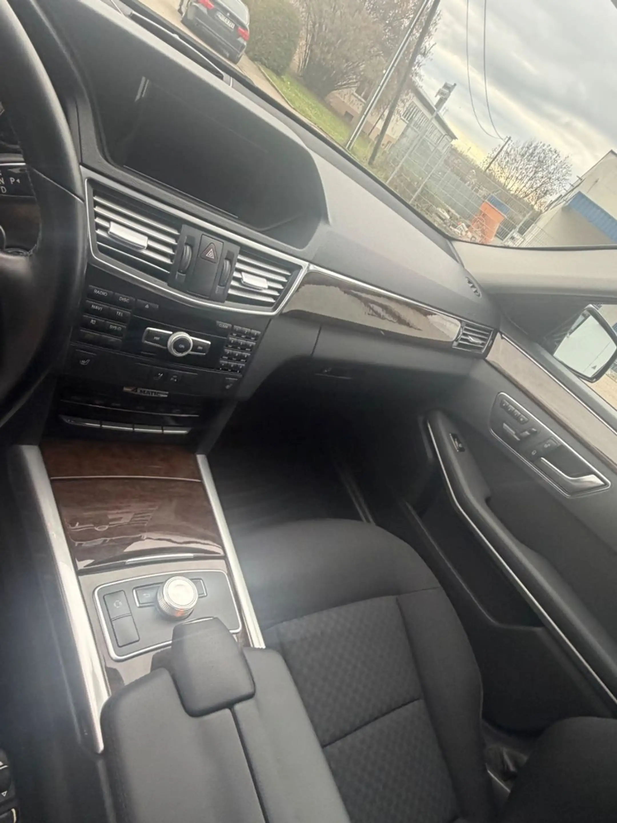 Mercedes-Benz E 350 E T-Modell E 350 CDI 4Matic — photo 7