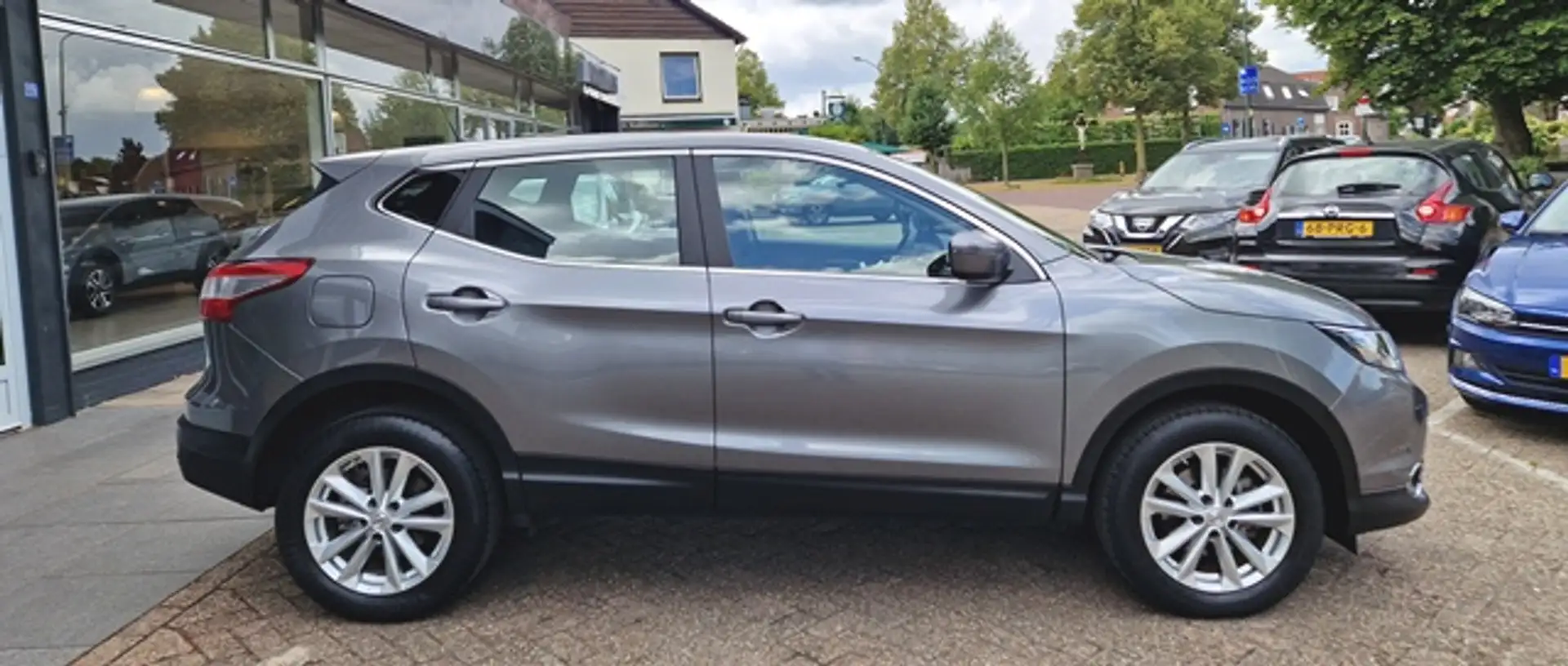 Nissan Qashqai 1.2 115PK DIG-Turbo X-Tronic A/T Acenta Navi Pack Grau - 2
