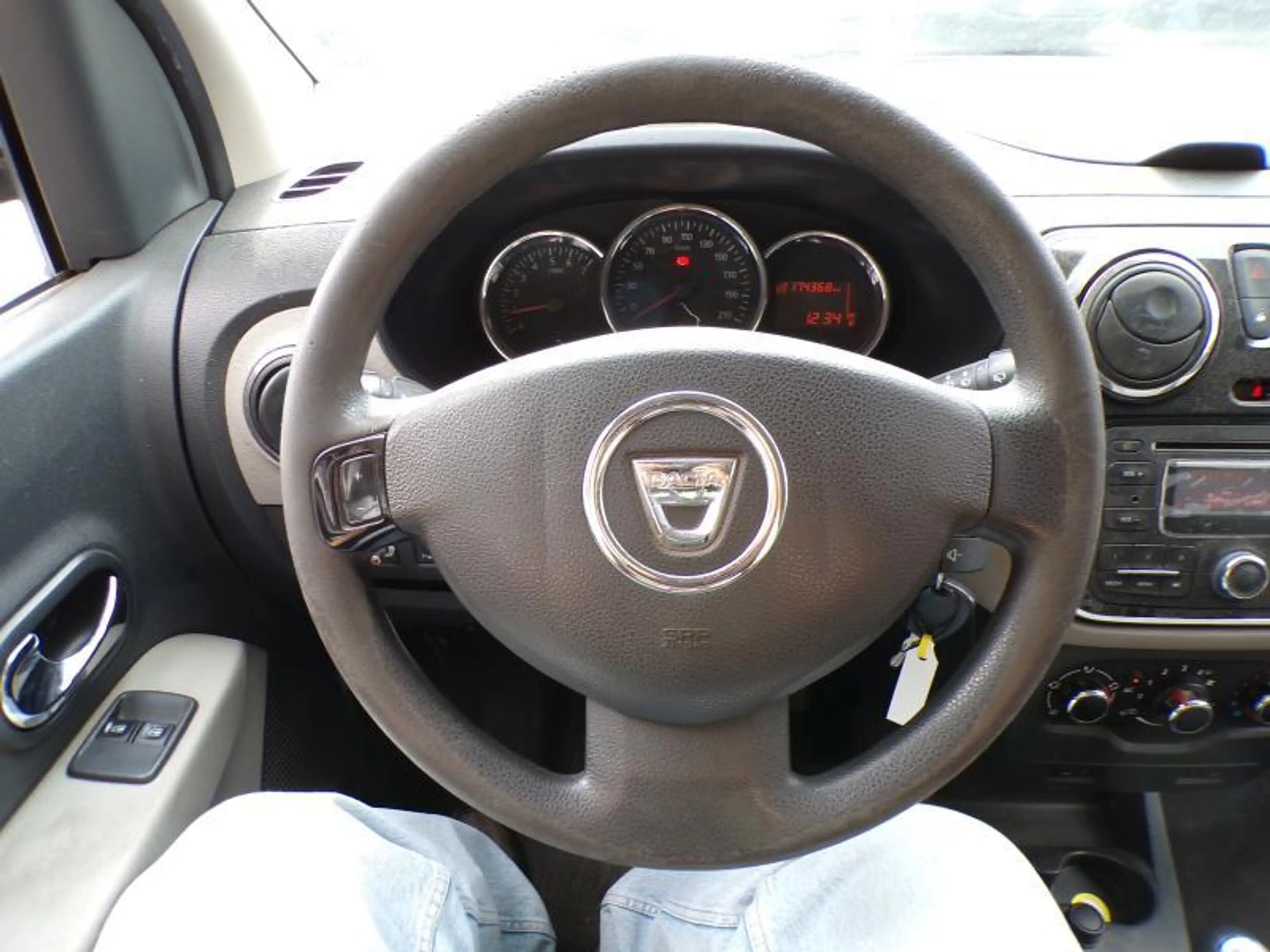 Dacia Lodgy 1.5 DCi 90cv Gris 11/12 Airco Capteurs Cruise — photo 9