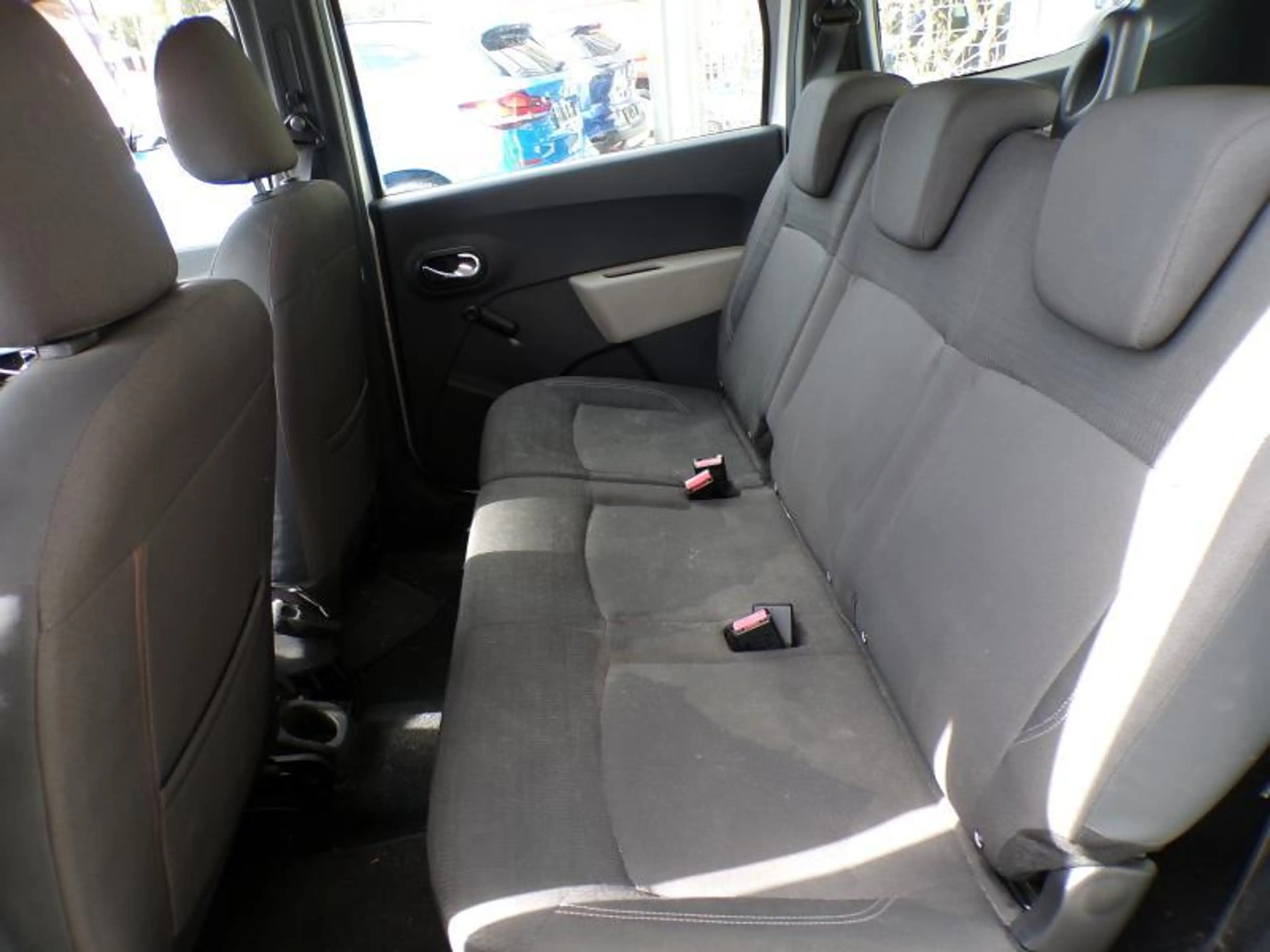 Dacia Lodgy 1.5 DCi 90cv Gris 11/12 Airco Capteurs Cruise — photo 8