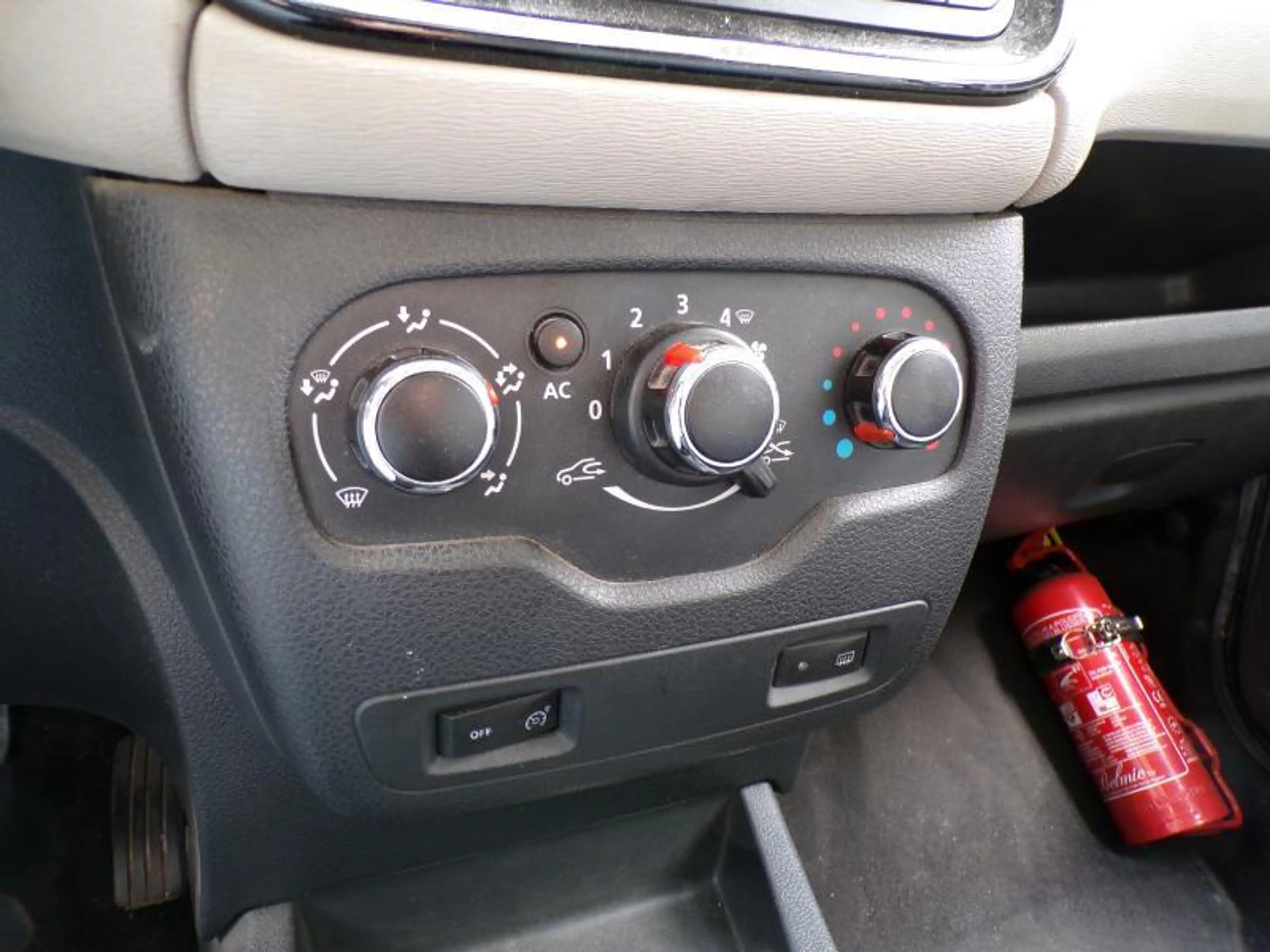 Dacia Lodgy 1.5 DCi 90cv Gris 11/12 Airco Capteurs Cruise — photo 12
