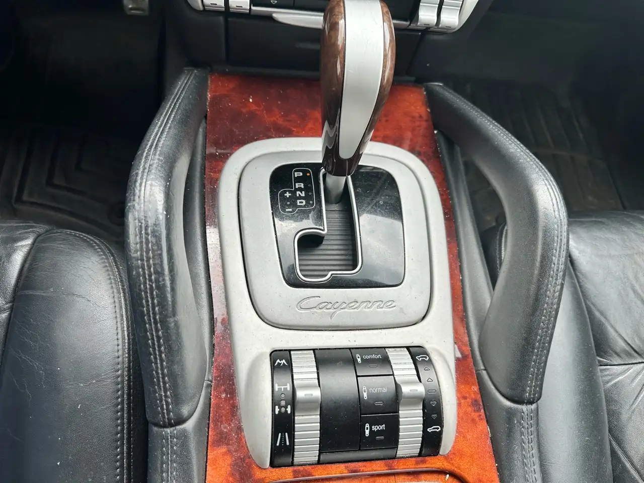 Porsche Cayenne снимка Porsche Cayenne