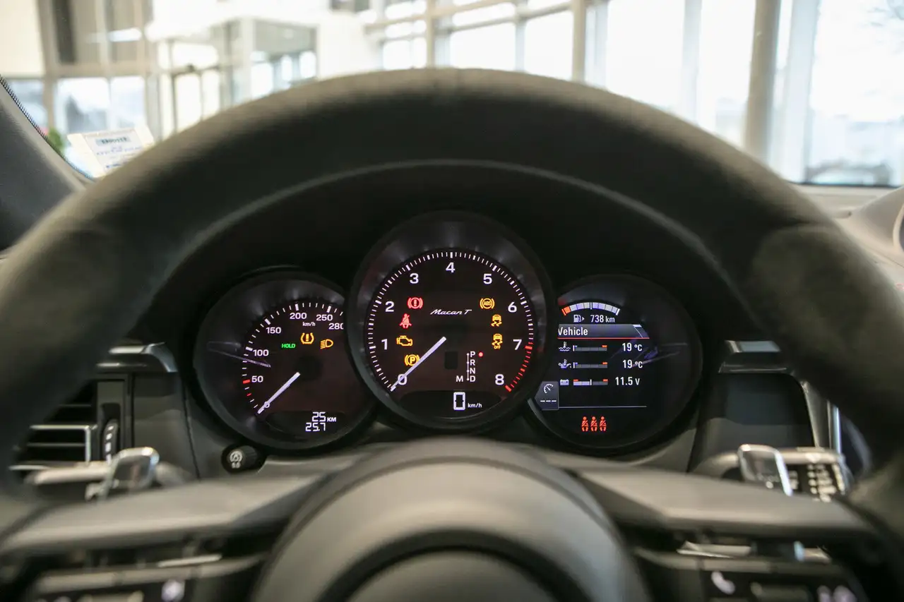 Porsche Macan снимка Porsche Macan