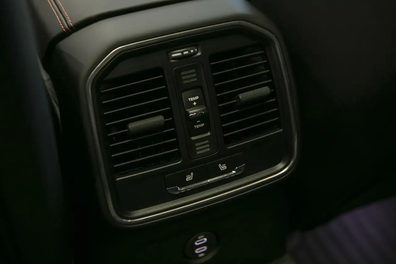 Porsche Macan снимка Porsche Macan