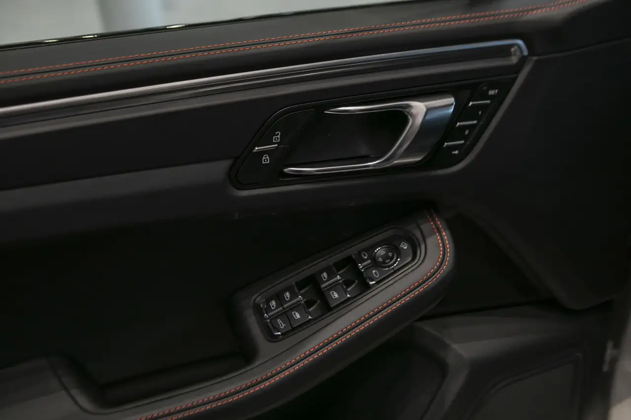 Porsche Macan снимка Porsche Macan