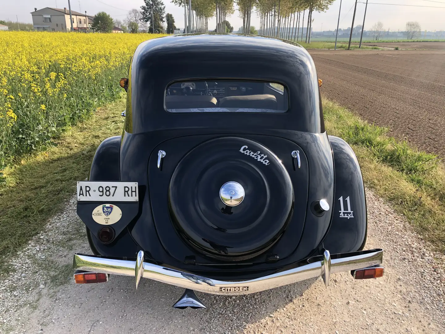 Citroen Traction 11B - 1