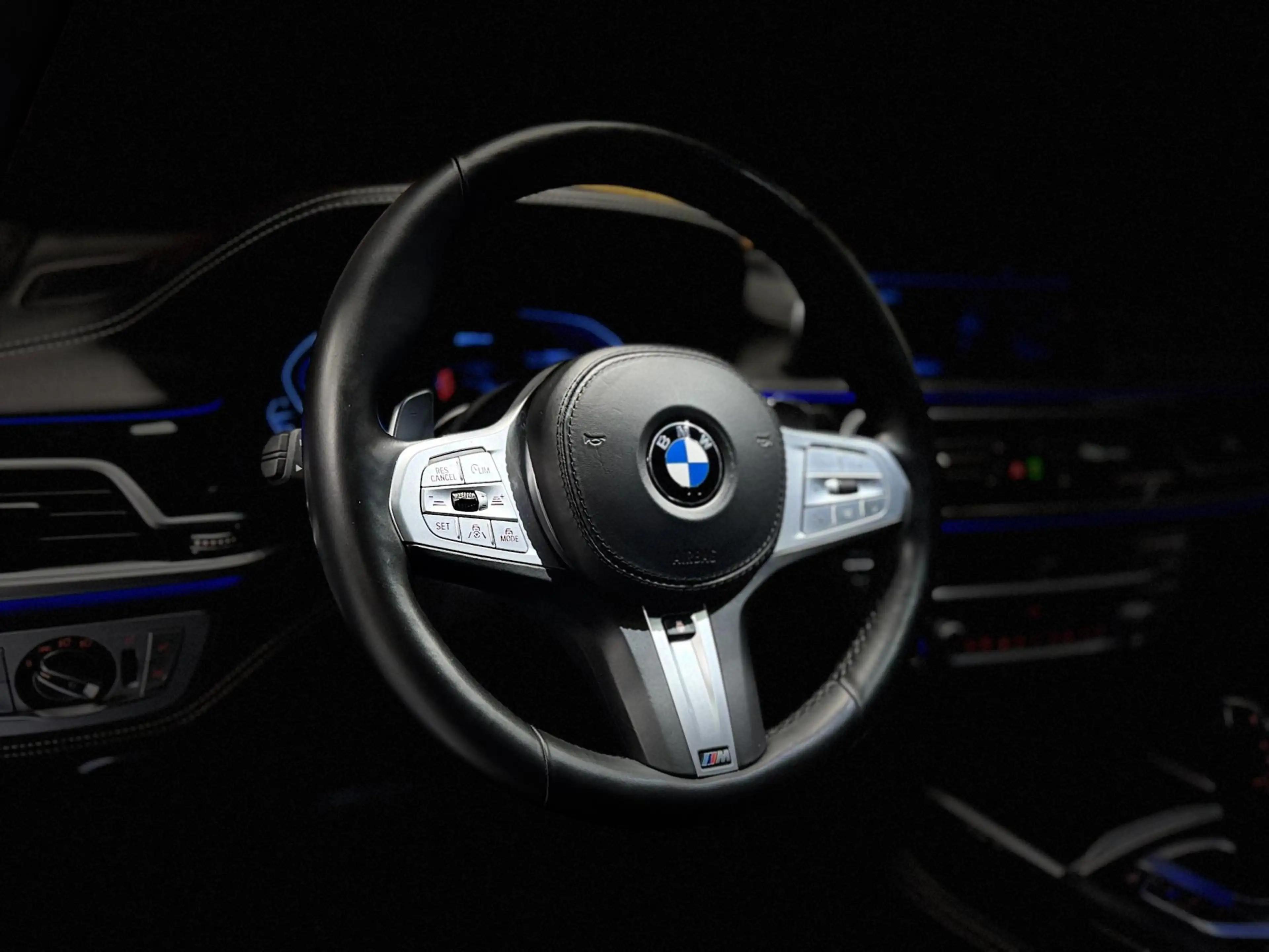BMW 745 7-serie 745Le xDrive High Exe Individual Panodak B — photo 20