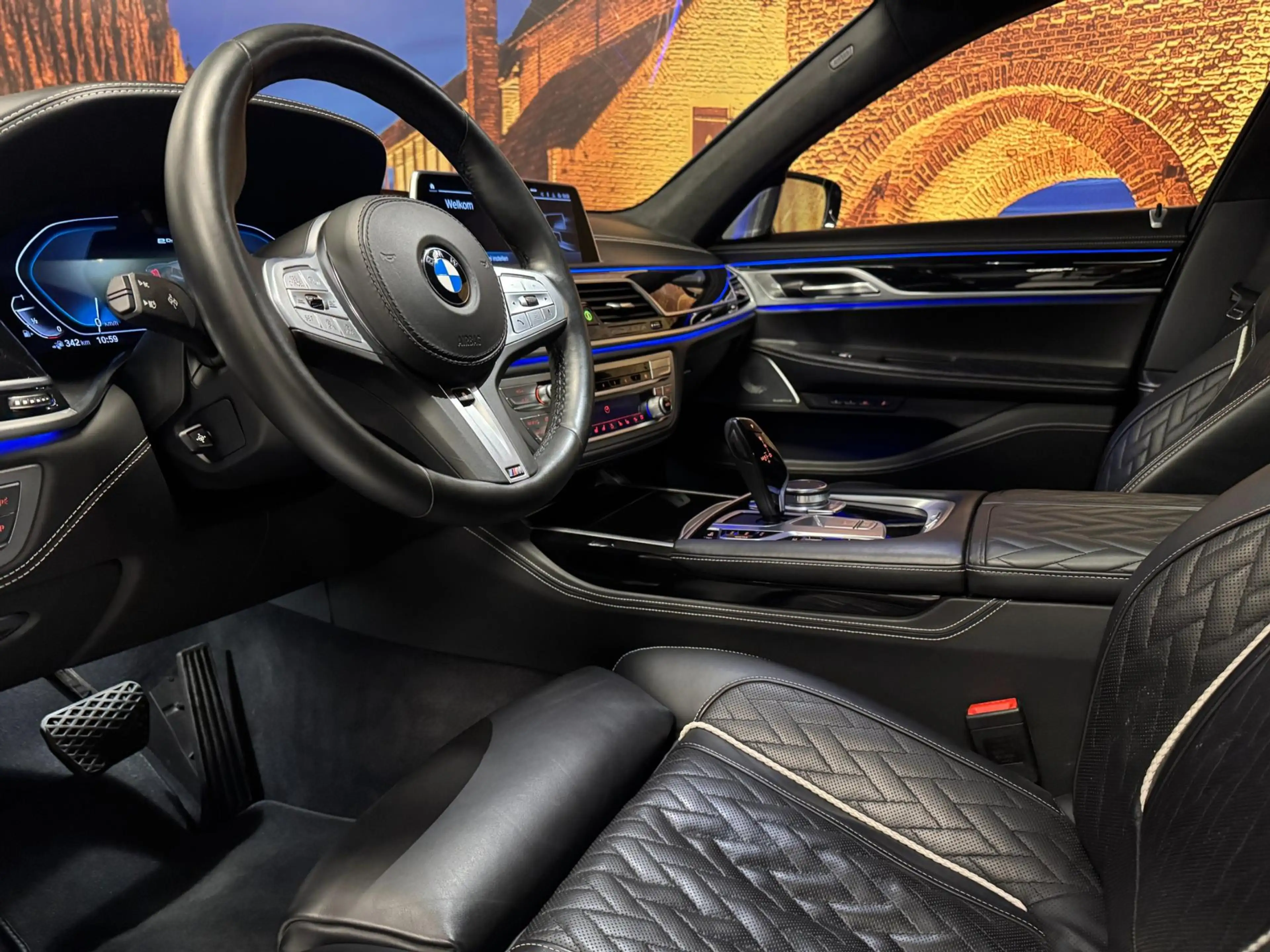BMW 745 7-serie 745Le xDrive High Exe Individual Panodak B — photo 23