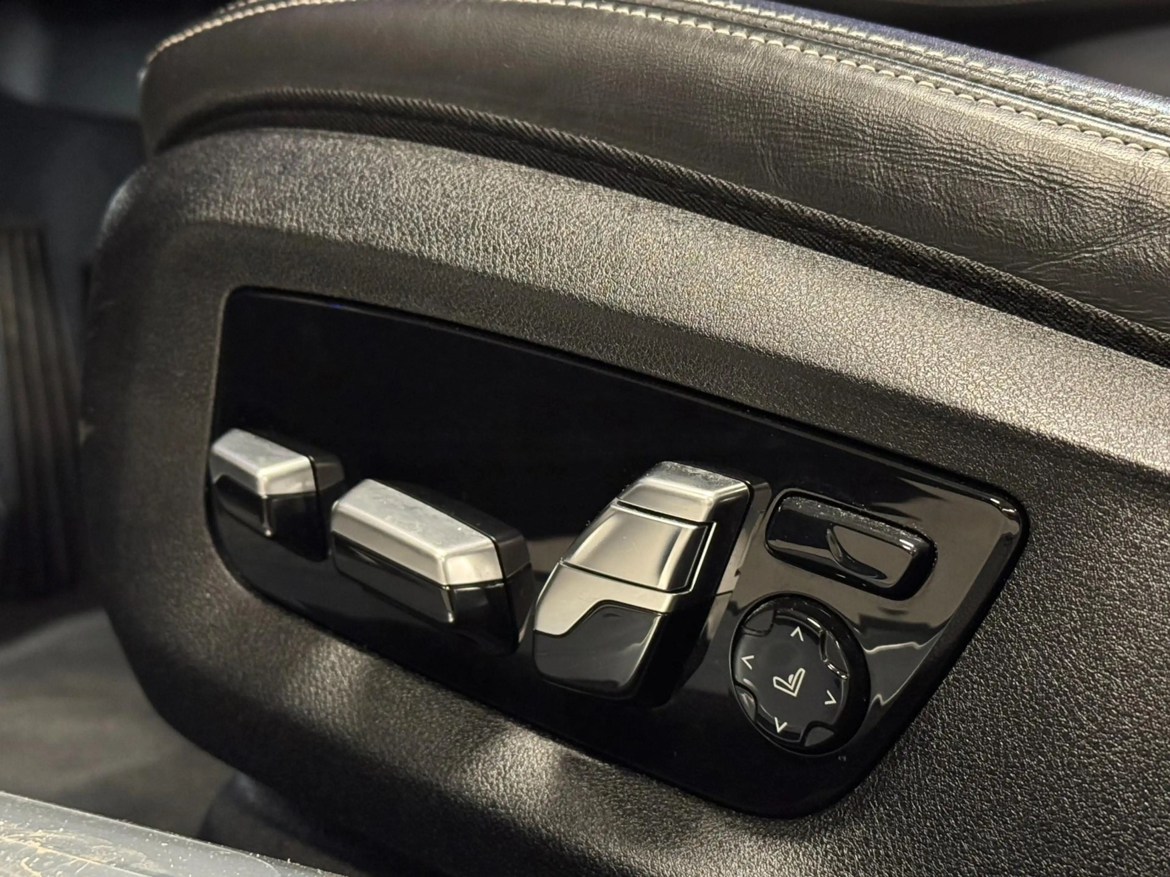 BMW 745 7-serie 745Le xDrive High Exe Individual Panodak B — photo 40