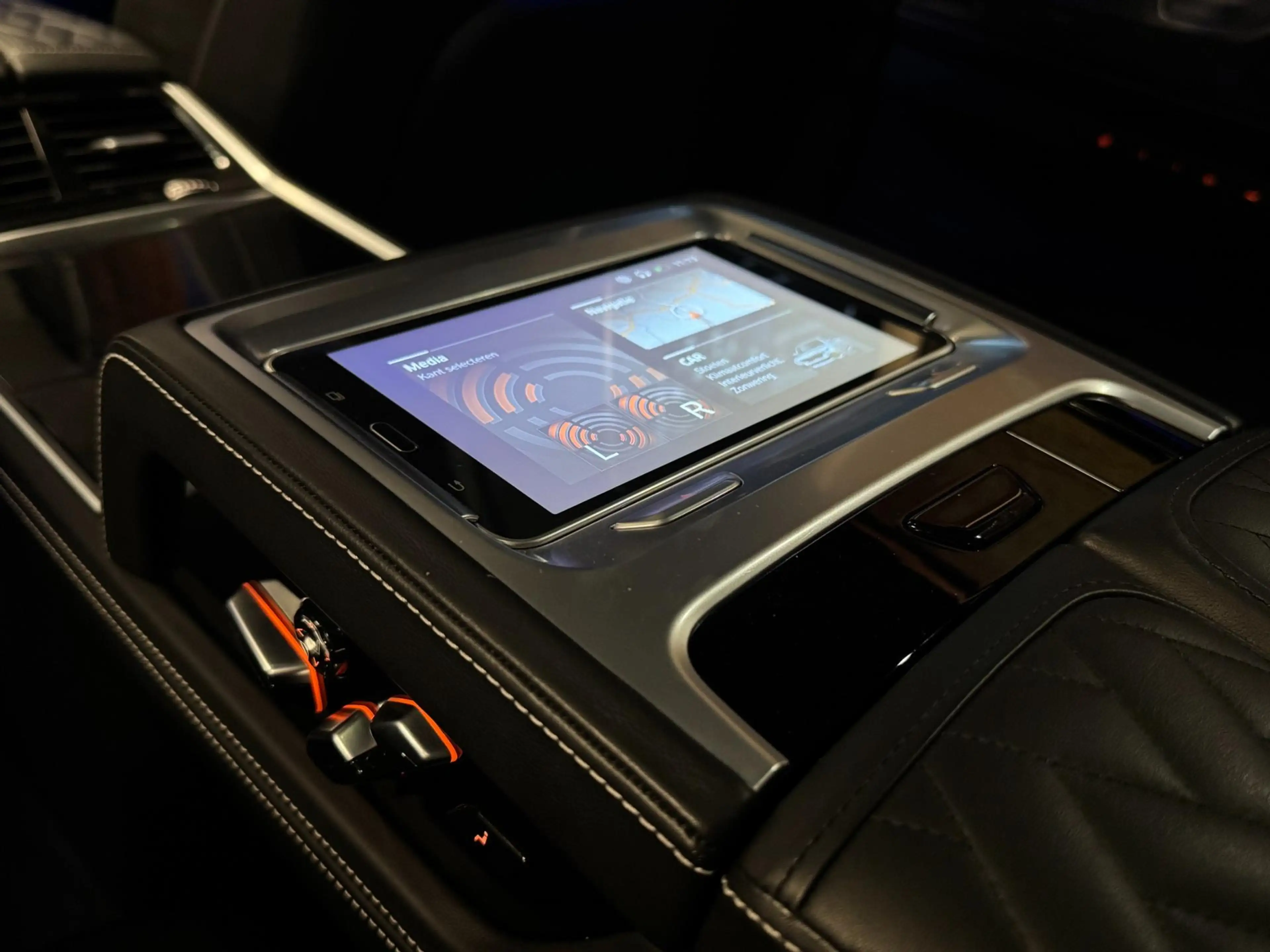 BMW 745 7-serie 745Le xDrive High Exe Individual Panodak B — photo 44