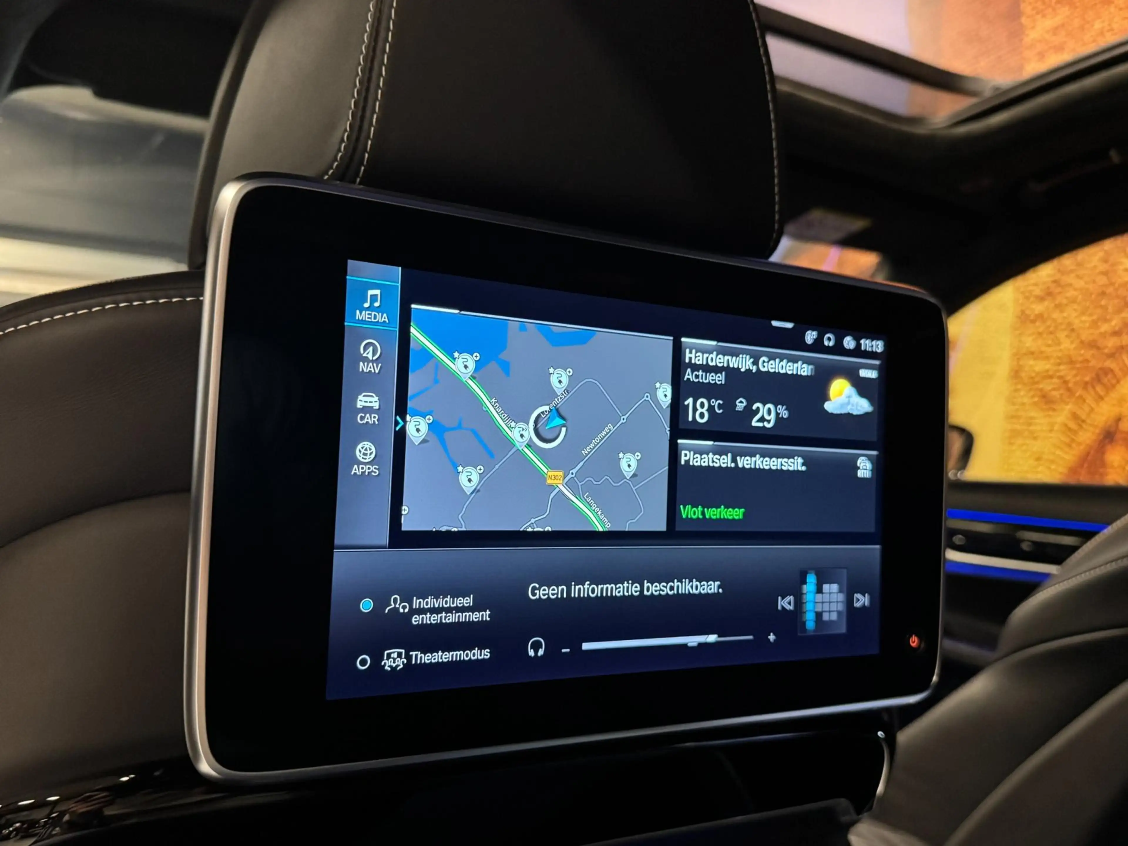 BMW 745 7-serie 745Le xDrive High Exe Individual Panodak B — photo 43
