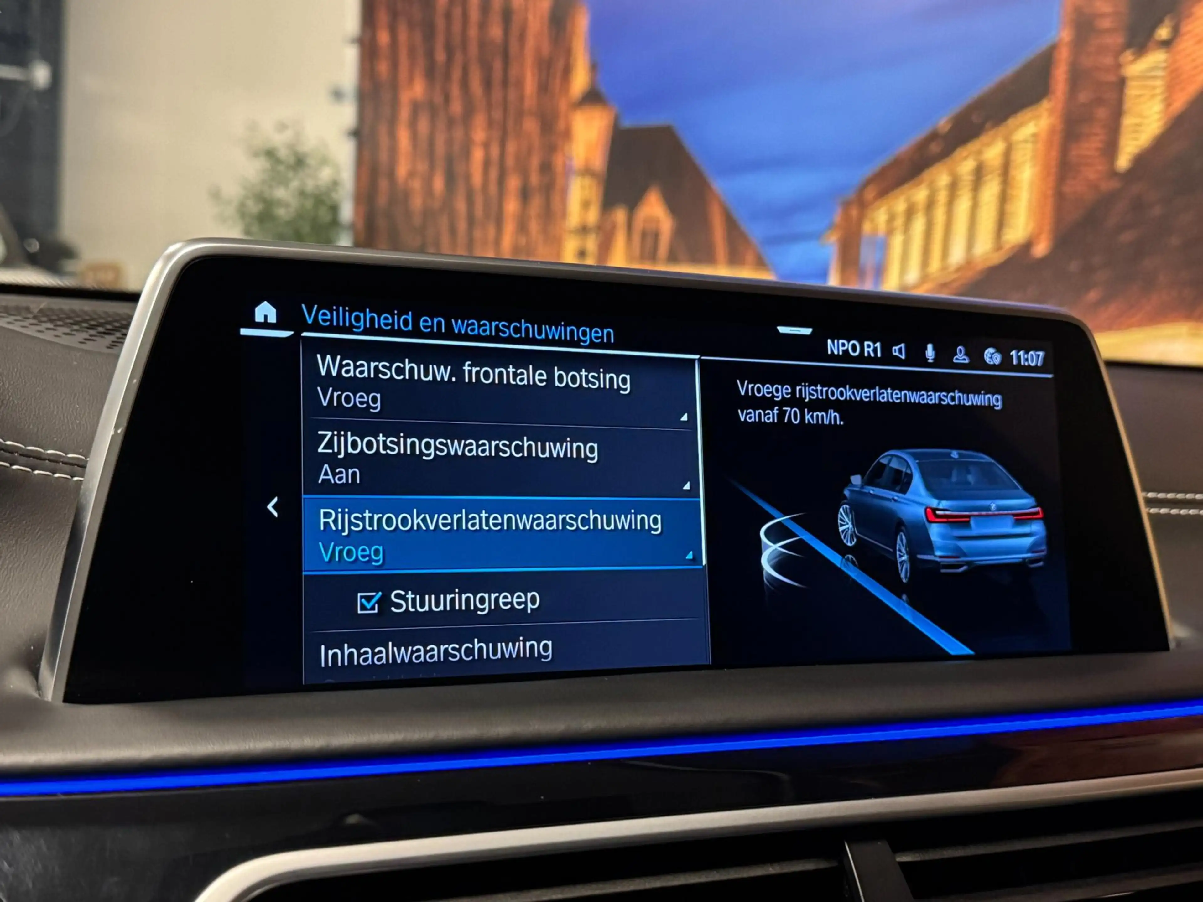 BMW 745 7-serie 745Le xDrive High Exe Individual Panodak B — photo 31