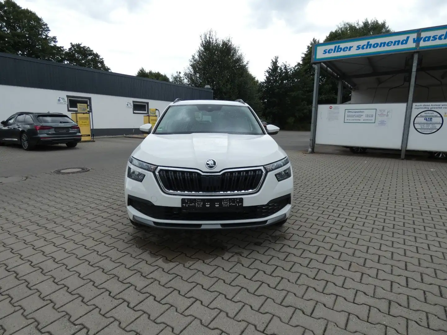 Skoda Kamiq Tour1.0TSI DSG LED SHZ PDC Alu17 Kessy Weiß - 2
