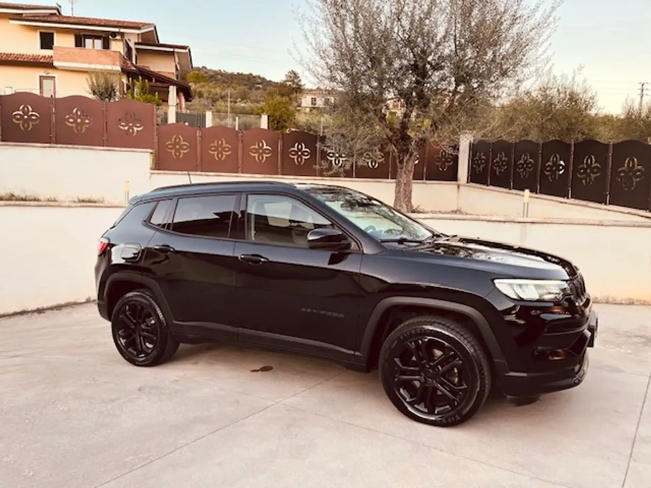 Jeep Compass E TORQUE 1.5 TURBO MHEV NIGHT EAGLE 2WD 130 CV DDCT — photo 1 of 15