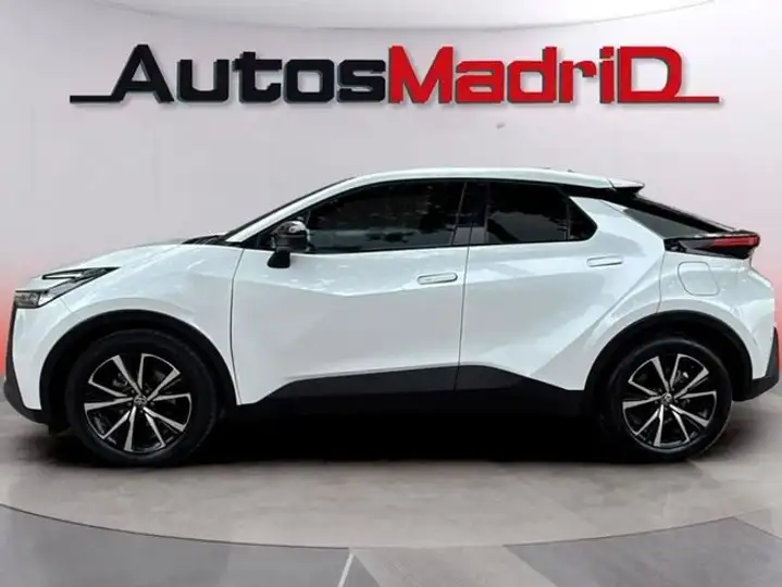 Toyota C-HR 2025, foto 4