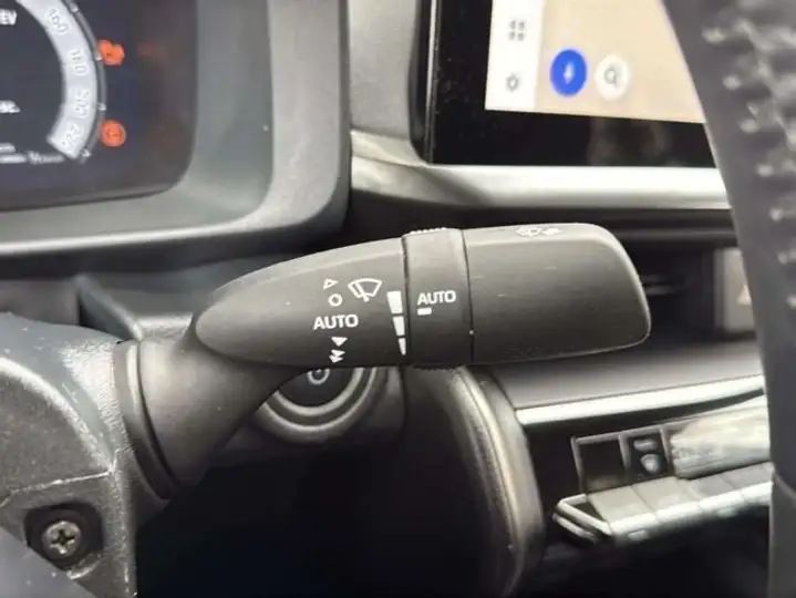 Toyota C-HR 2025, foto 18