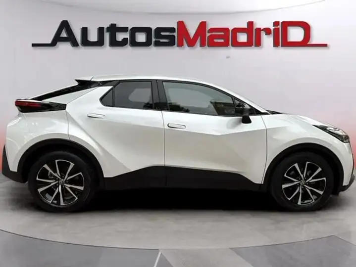 Toyota C-HR 2025, foto 8