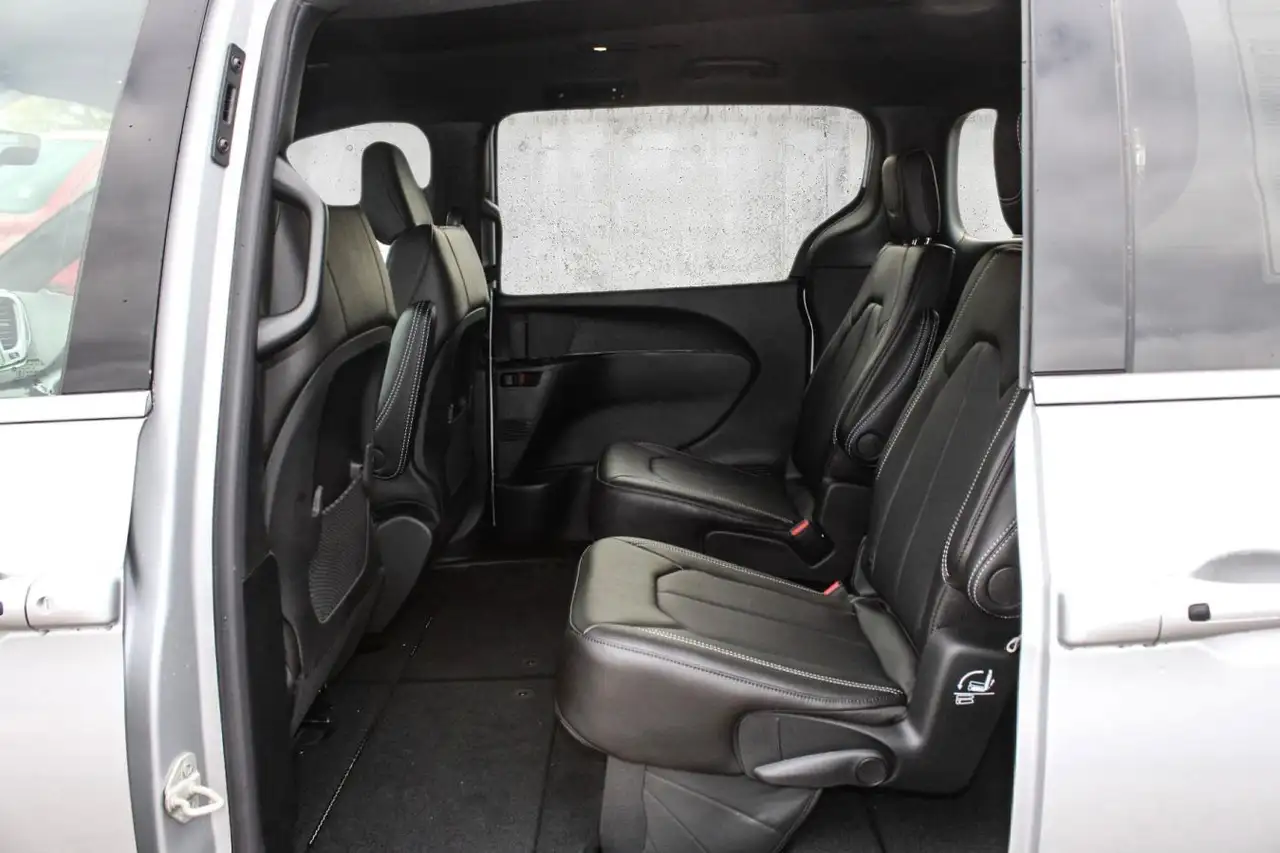 Chrysler Grand Caravan снимка Chrysler Grand Caravan