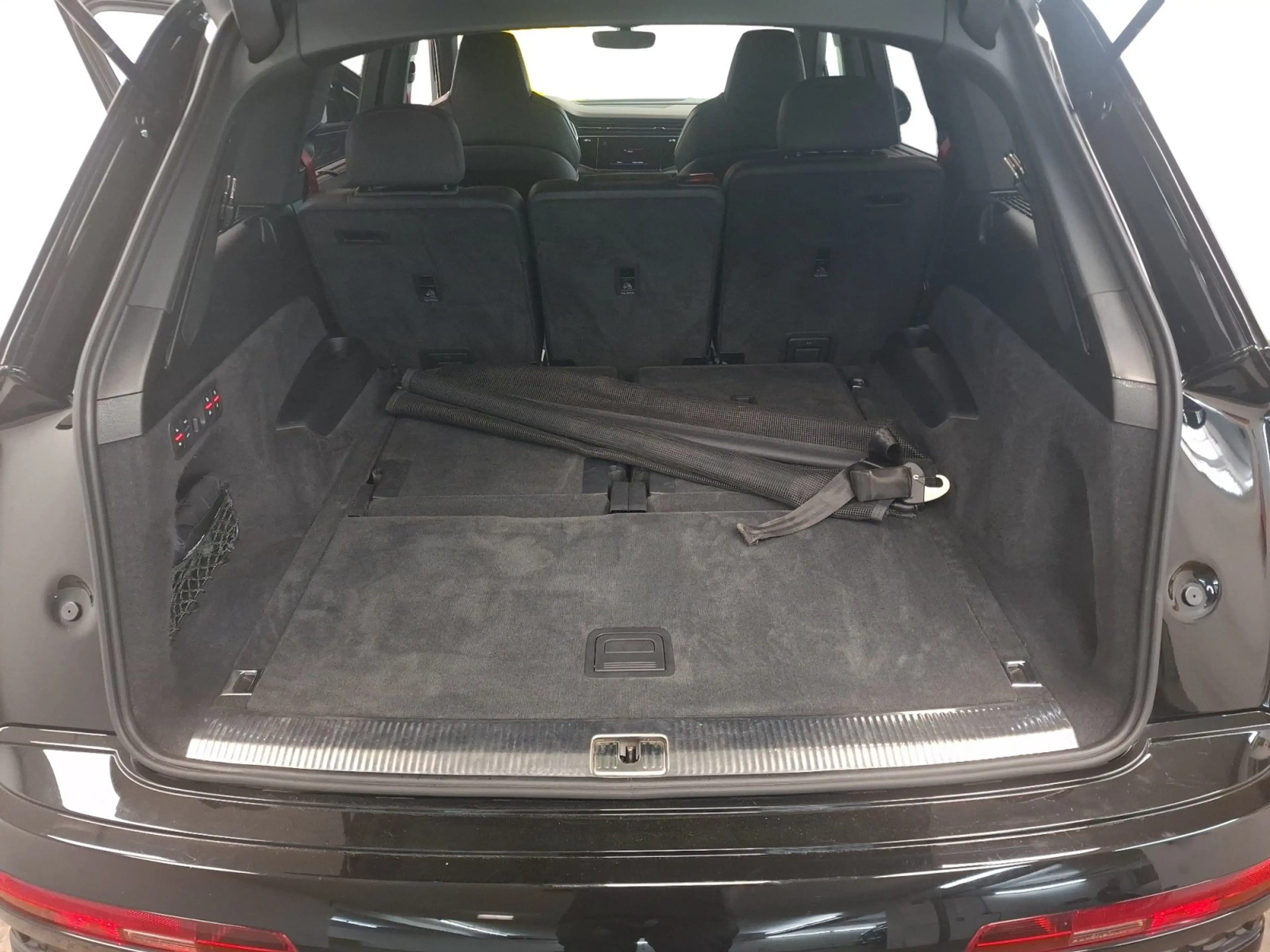 Audi SQ7 4.0 TFSI quattro 7-Sitzer AHK HUD Laser Pano — photo 15