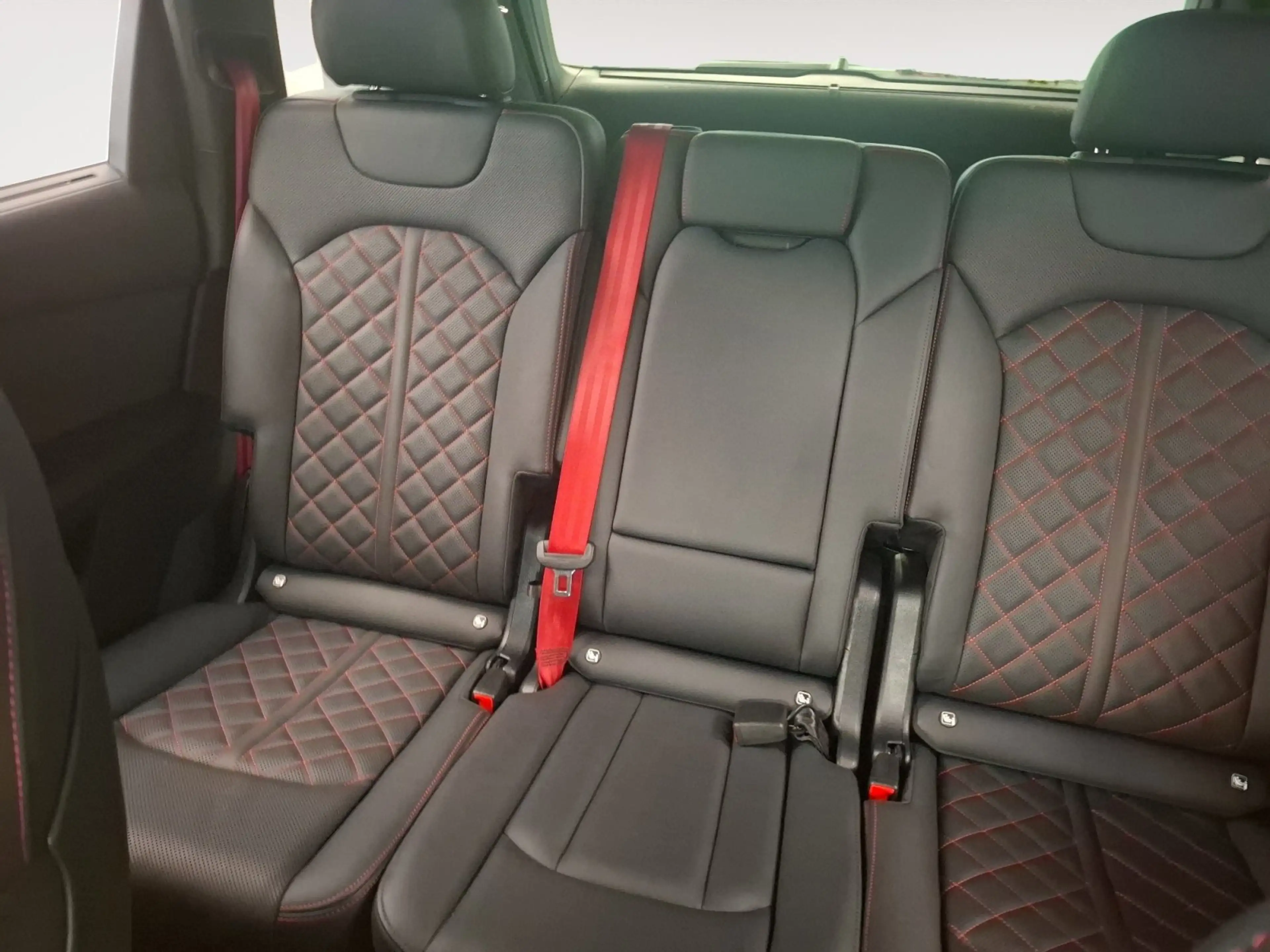 Audi SQ7 4.0 TFSI quattro 7-Sitzer AHK HUD Laser Pano — photo 8