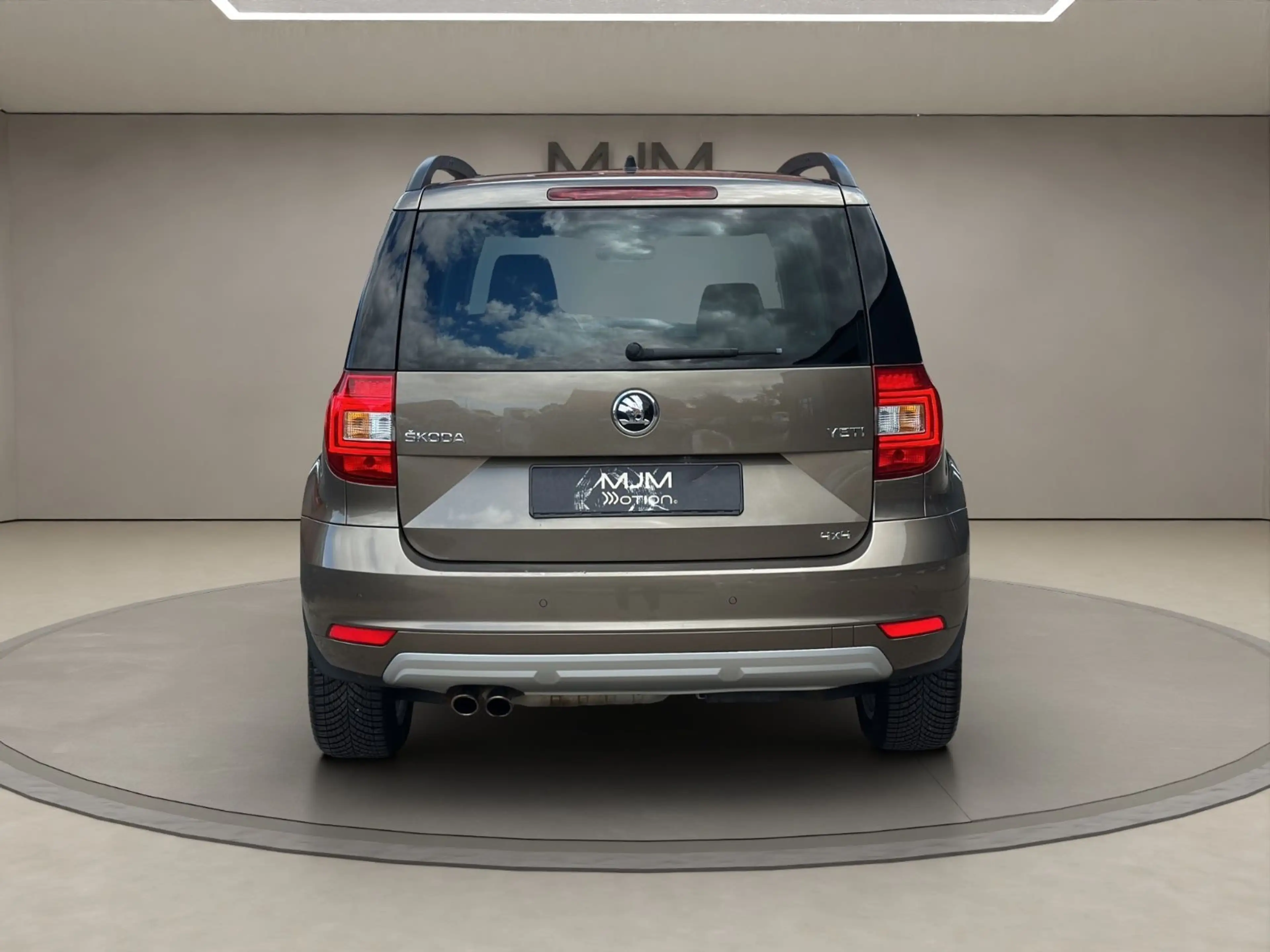 Skoda Yeti Joy 4x4 PDC Xenon Tempomat Garantie — photo 4