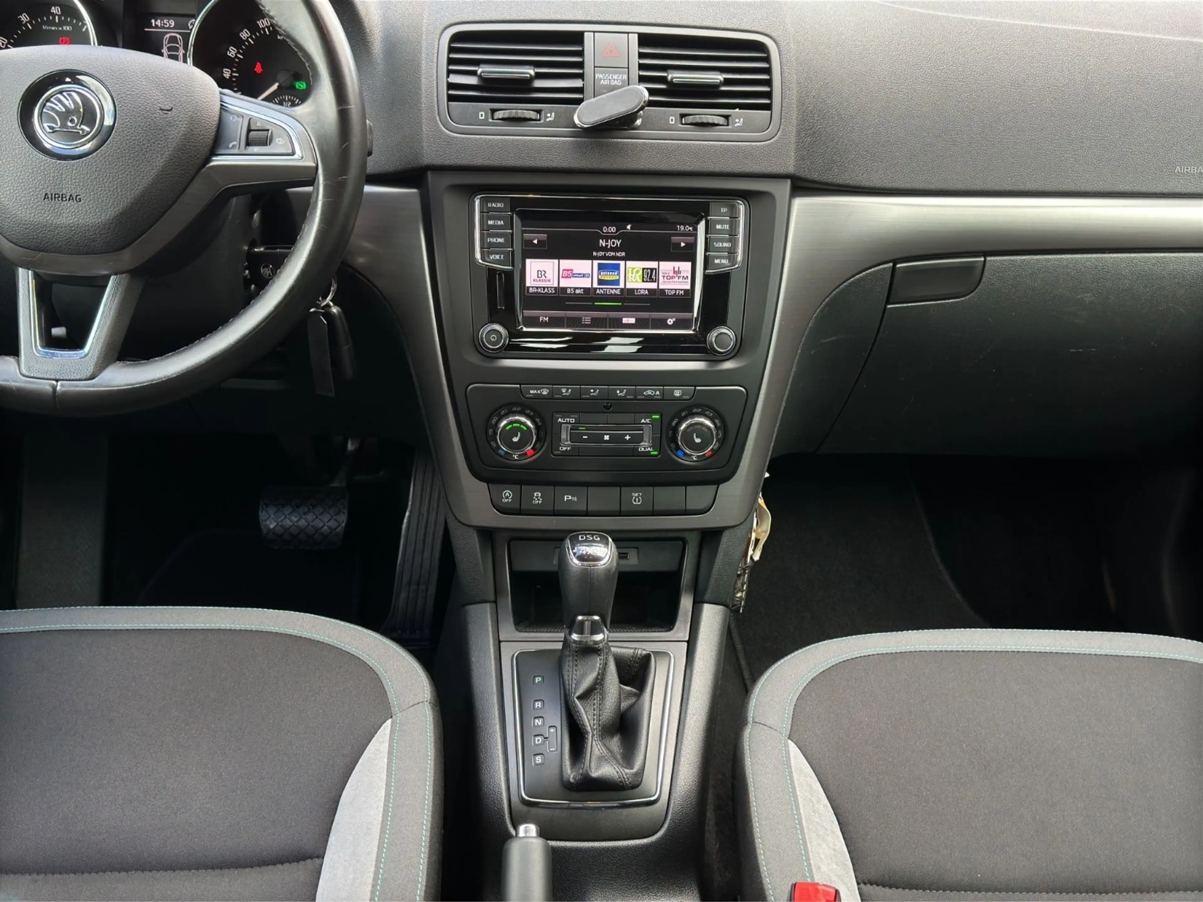 Skoda Yeti Joy 4x4 PDC Xenon Tempomat Garantie — photo 12