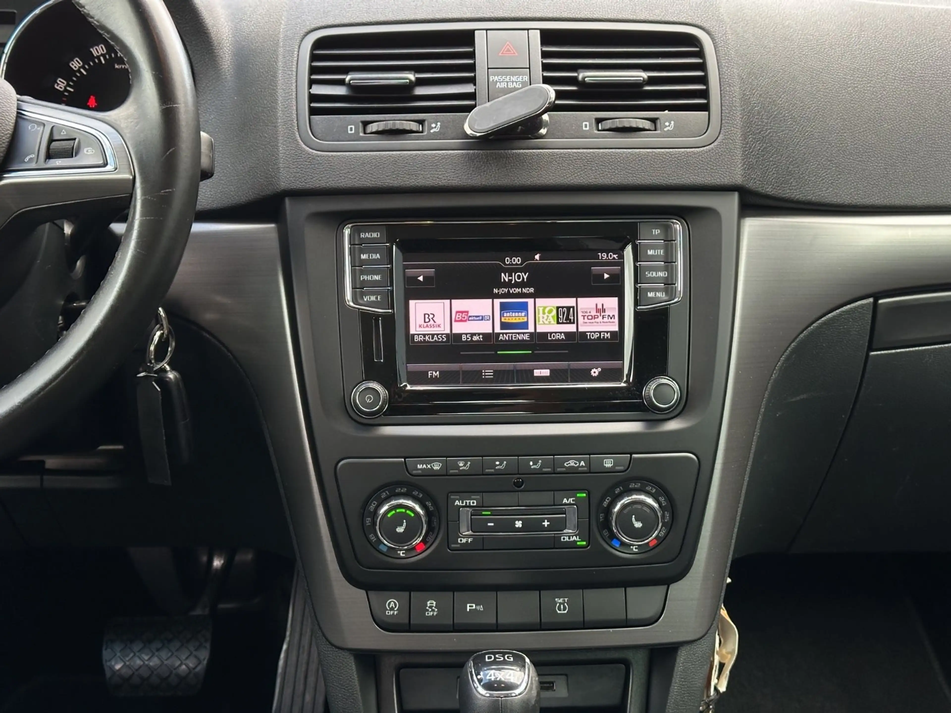 Skoda Yeti Joy 4x4 PDC Xenon Tempomat Garantie — photo 13