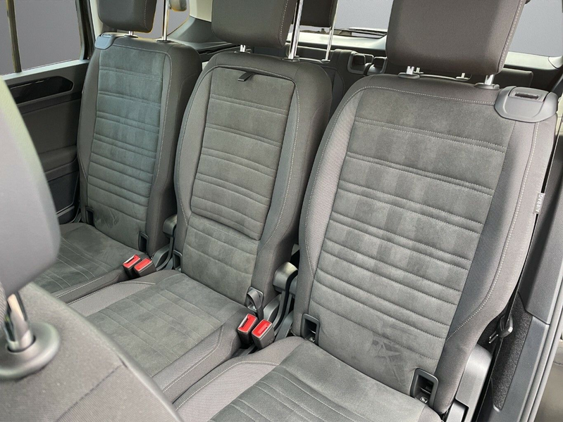 Volkswagen Touran 1.5 TSI R-line 7Sitzer AHK Rückfahrkamera — photo 9
