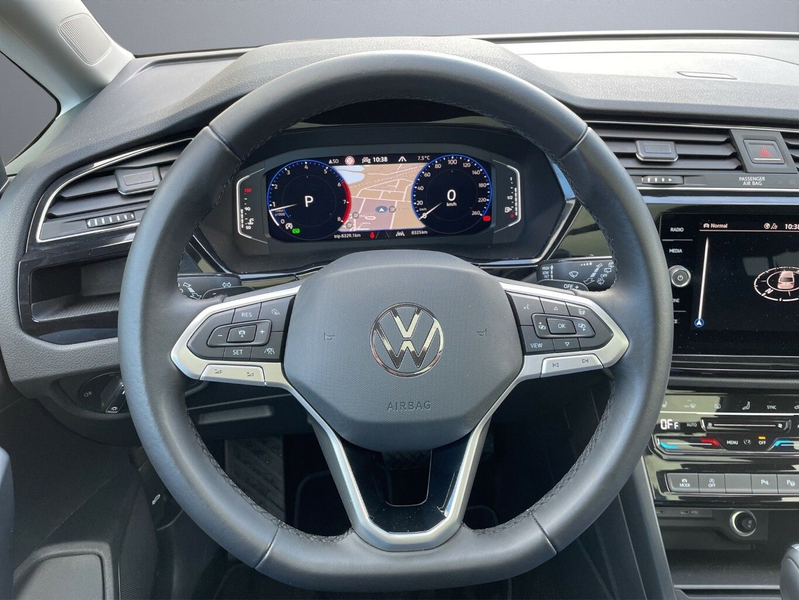 Volkswagen Touran 1.5 TSI R-line 7Sitzer AHK Rückfahrkamera — photo 8