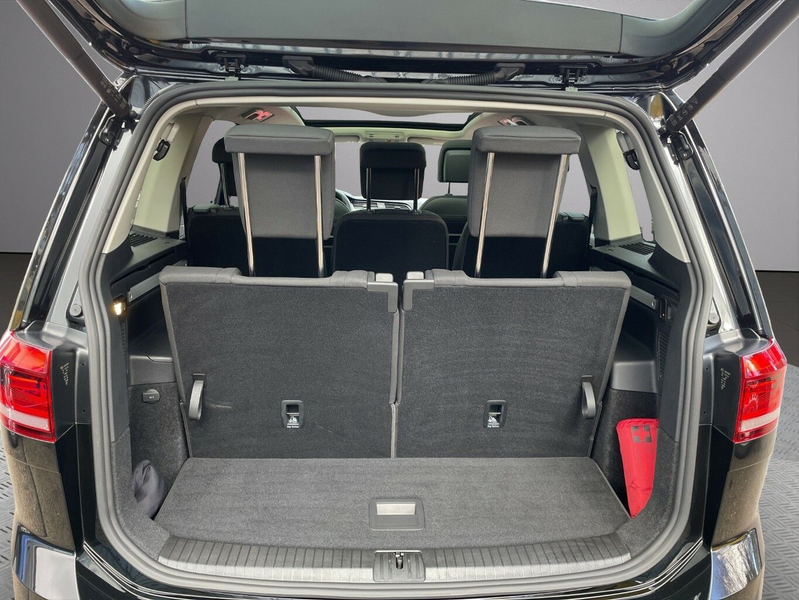 Volkswagen Touran 1.5 TSI R-line 7Sitzer AHK Rückfahrkamera — photo 14