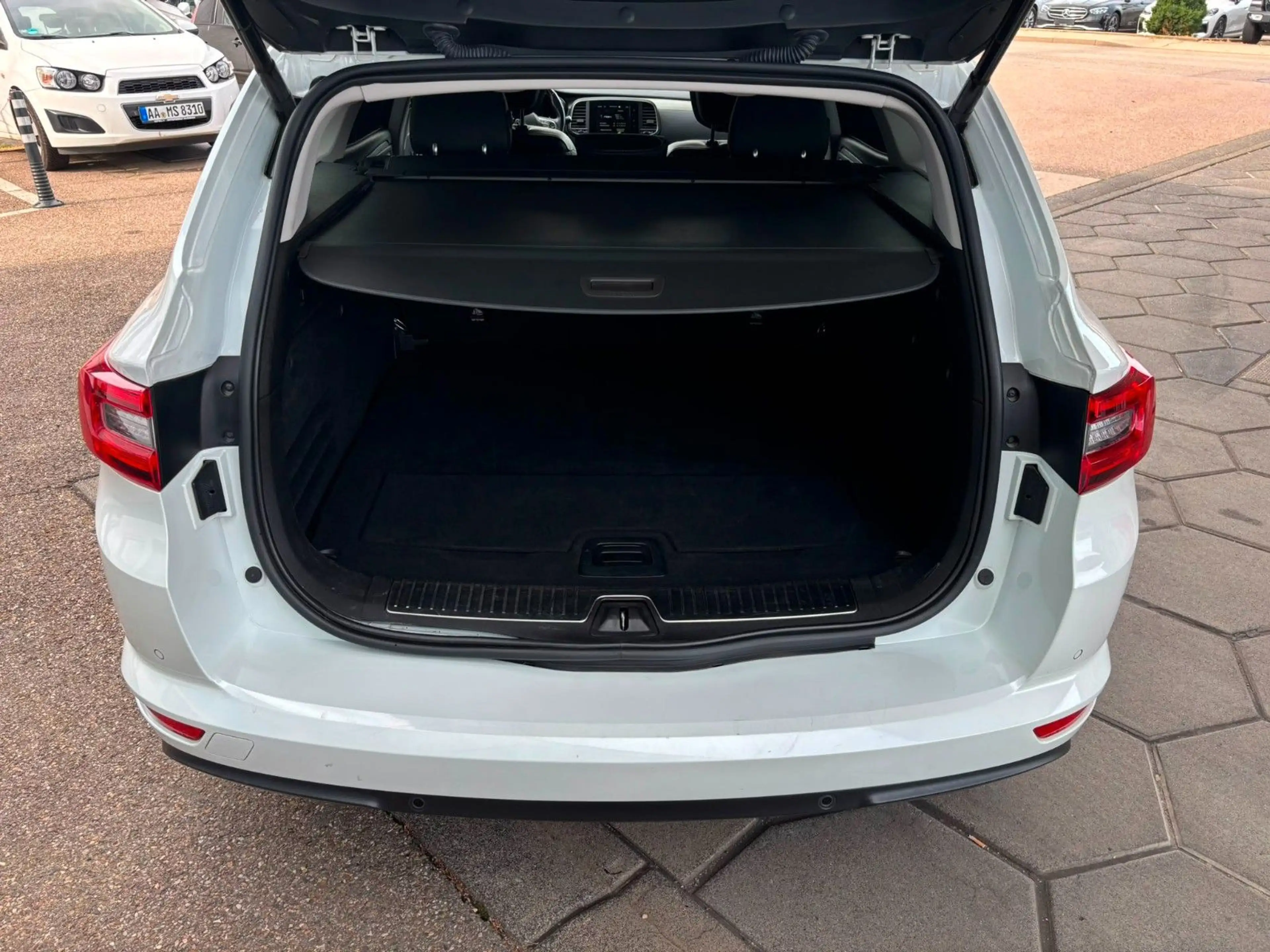 Renault Talisman Grandtour Initiale Paris — photo 13