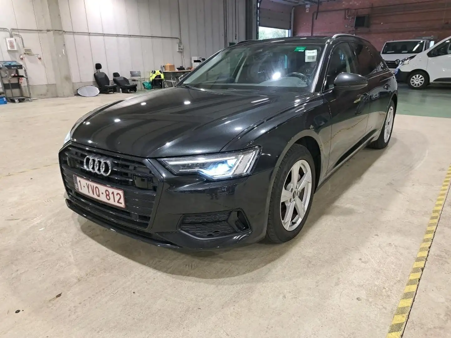 Audi A6 35TDi Avant Sportline STRONIC *NAVI-CUIR-LED-PANO* Grijs - 2