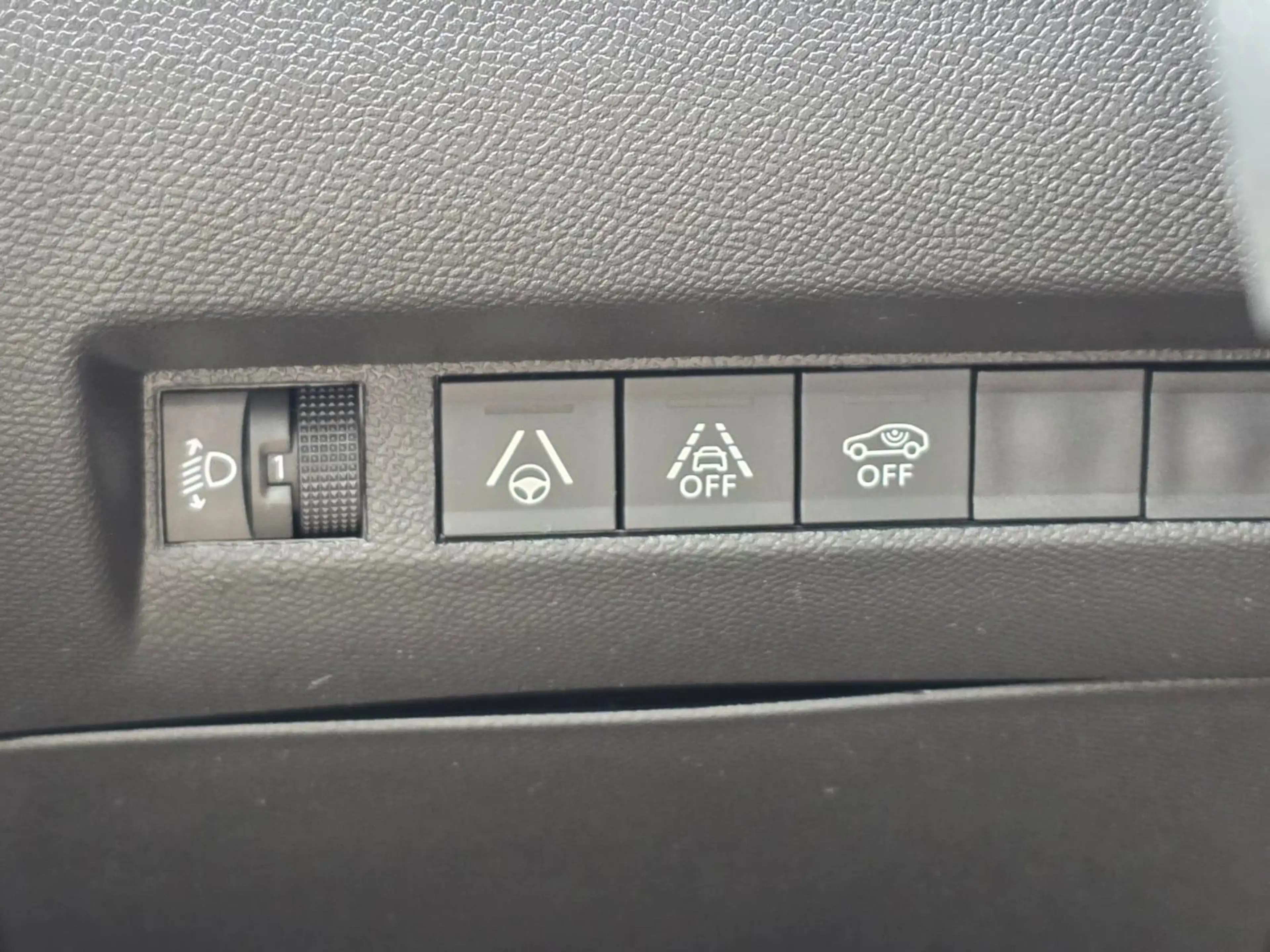 Peugeot e-2008 EV Allure Pack 50 kWh Navigatie | Parkeercamera | — photo 12