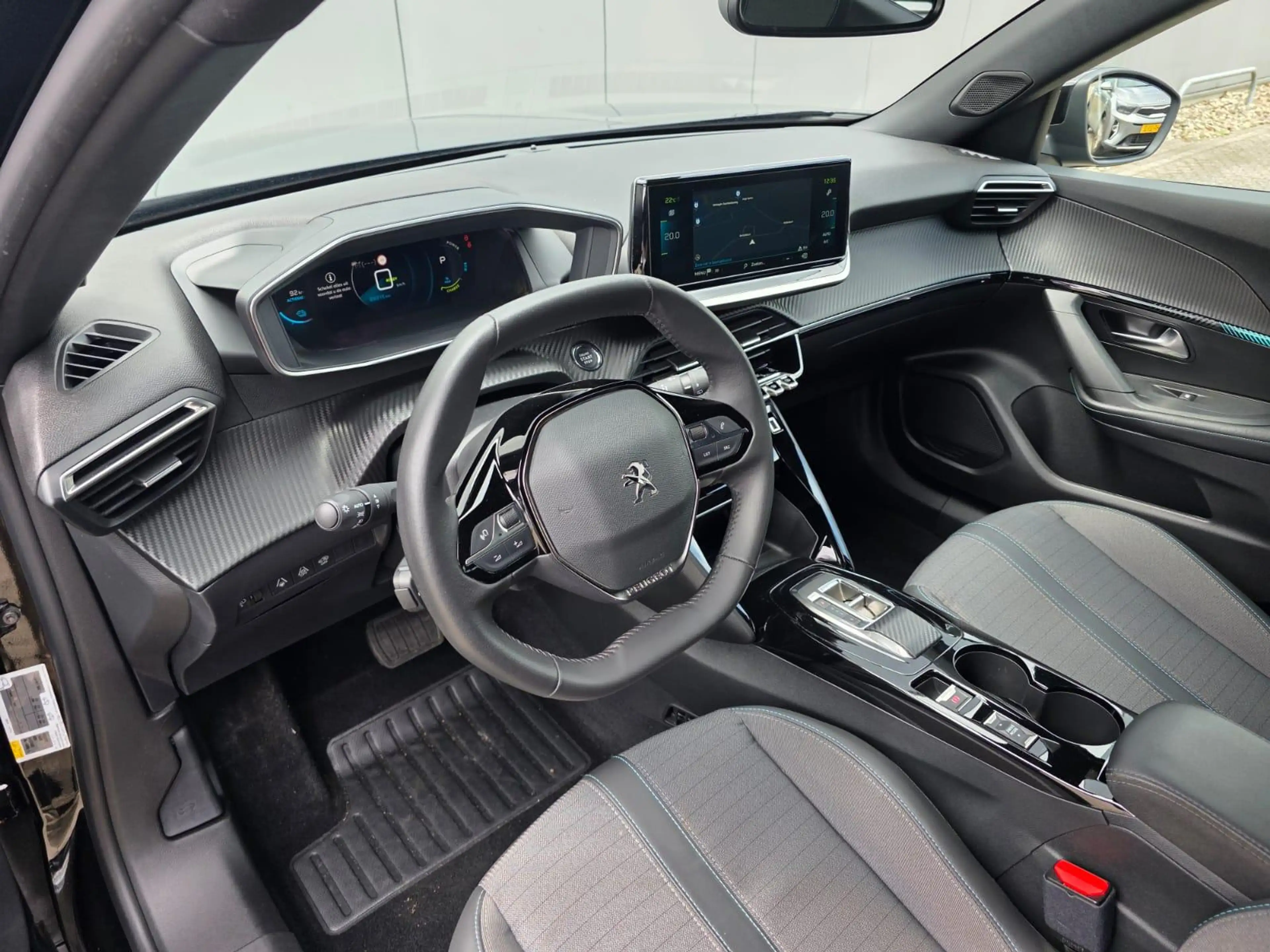 Peugeot e-2008 EV Allure Pack 50 kWh Navigatie | Parkeercamera | — photo 8