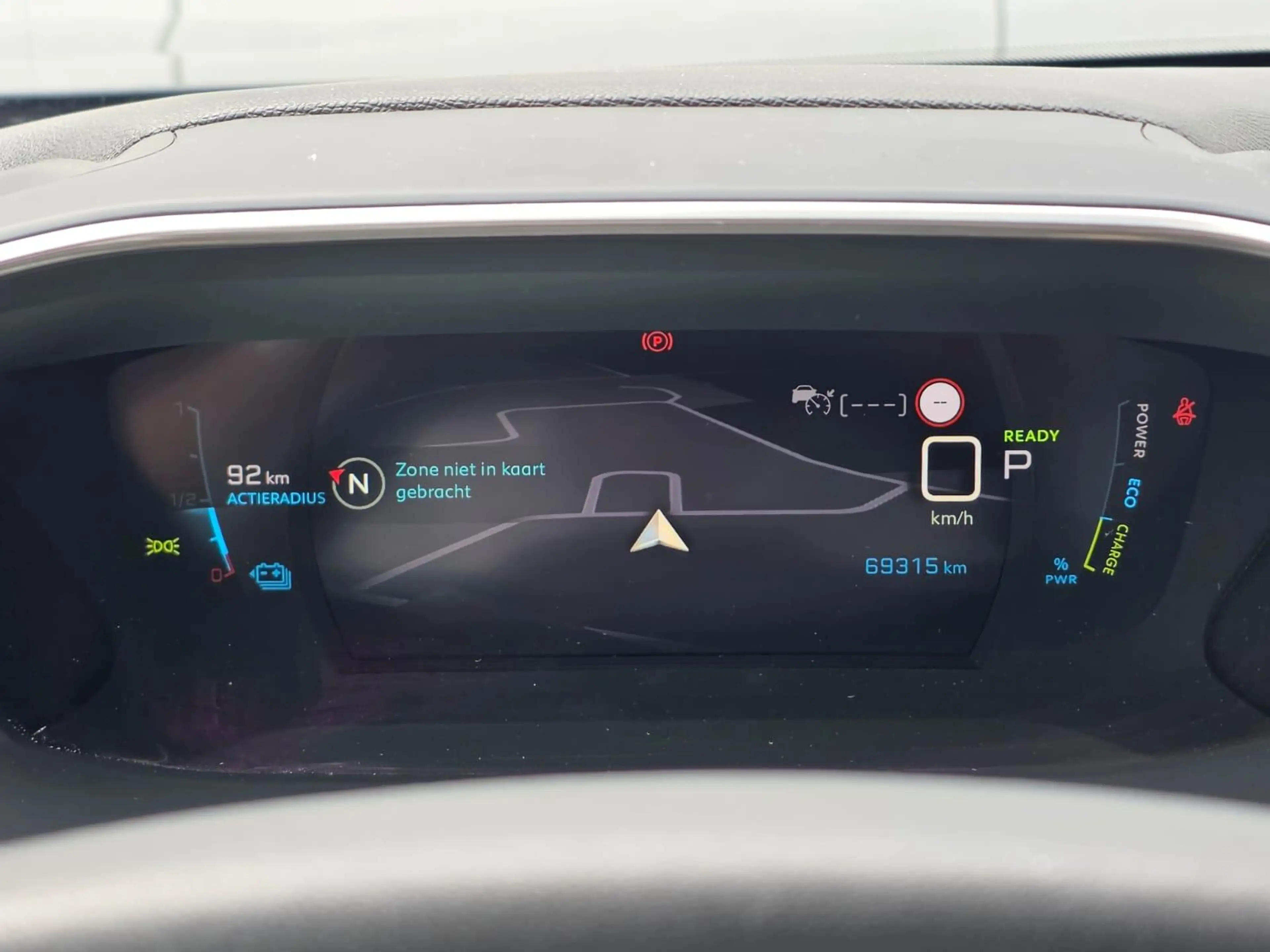 Peugeot e-2008 EV Allure Pack 50 kWh Navigatie | Parkeercamera | — photo 15
