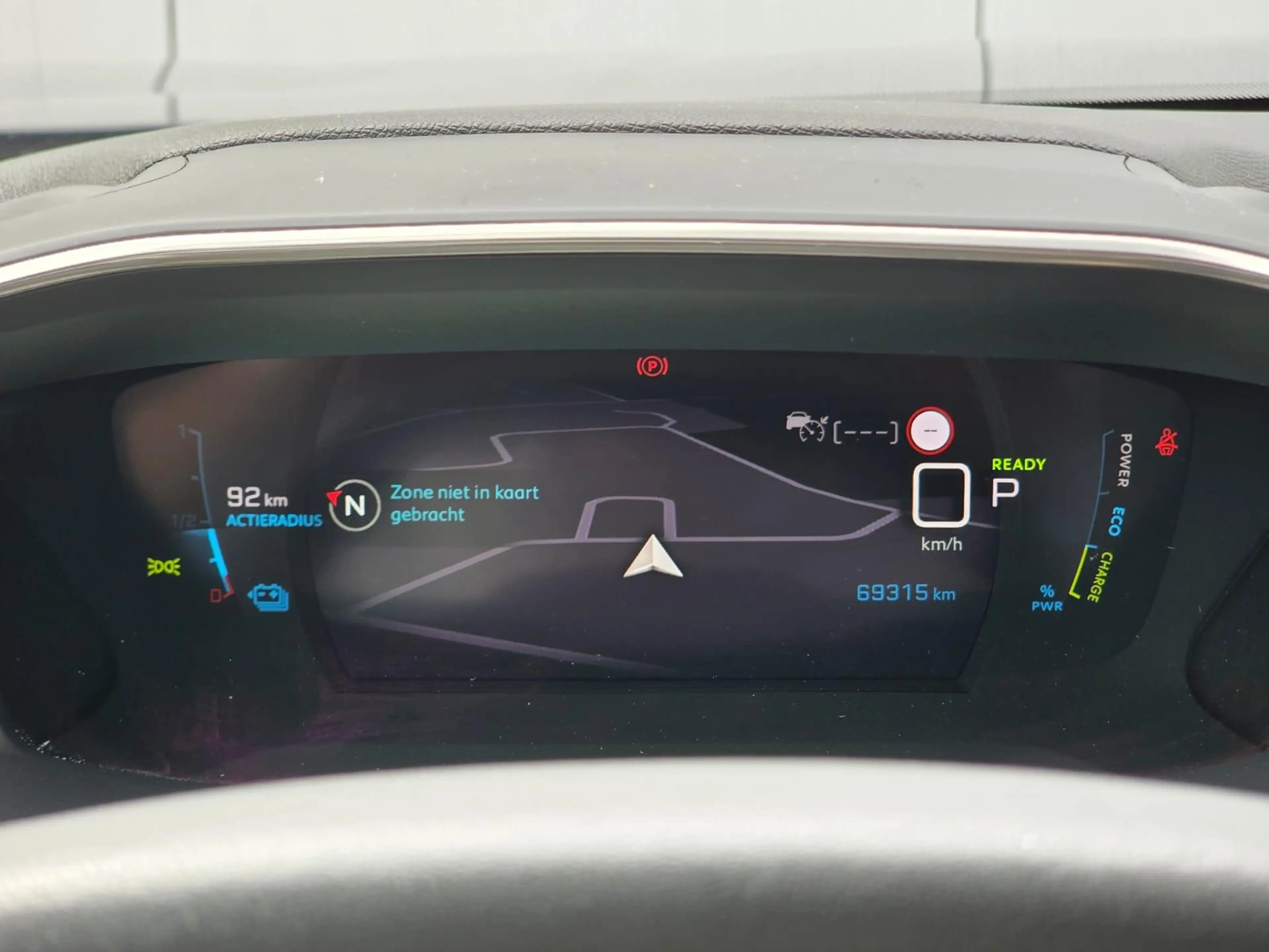 Peugeot e-2008 EV Allure Pack 50 kWh Navigatie | Parkeercamera | — photo 13