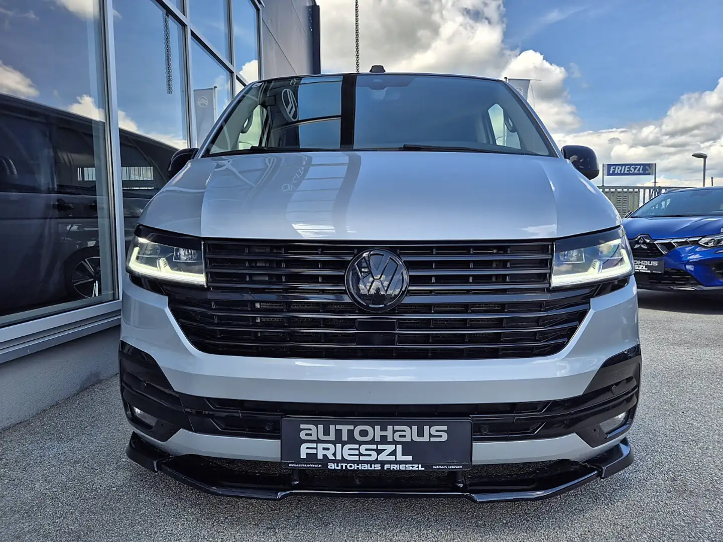 Volkswagen T6.1 Multivan Multivan Cruise T6.1 2,0 TDI 4Motion DSG, AHK, ... Silber - 2