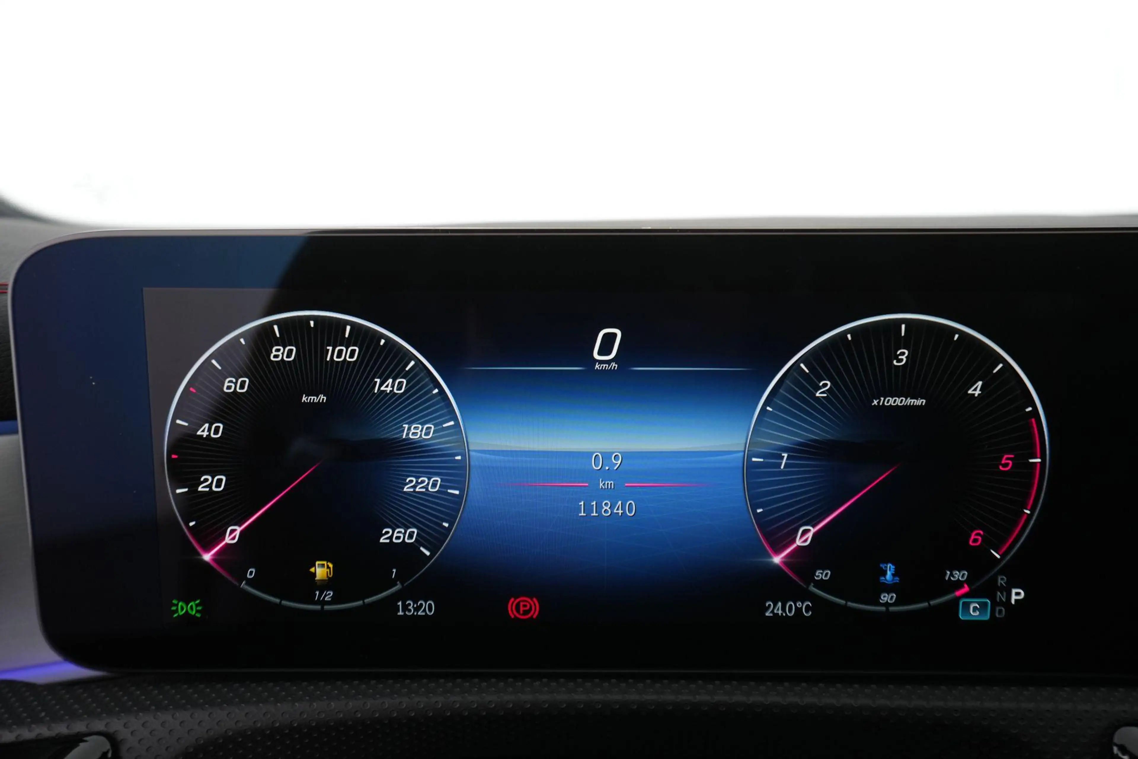 Mercedes-Benz CLA 180 d Coupé AMG Line — photo 15